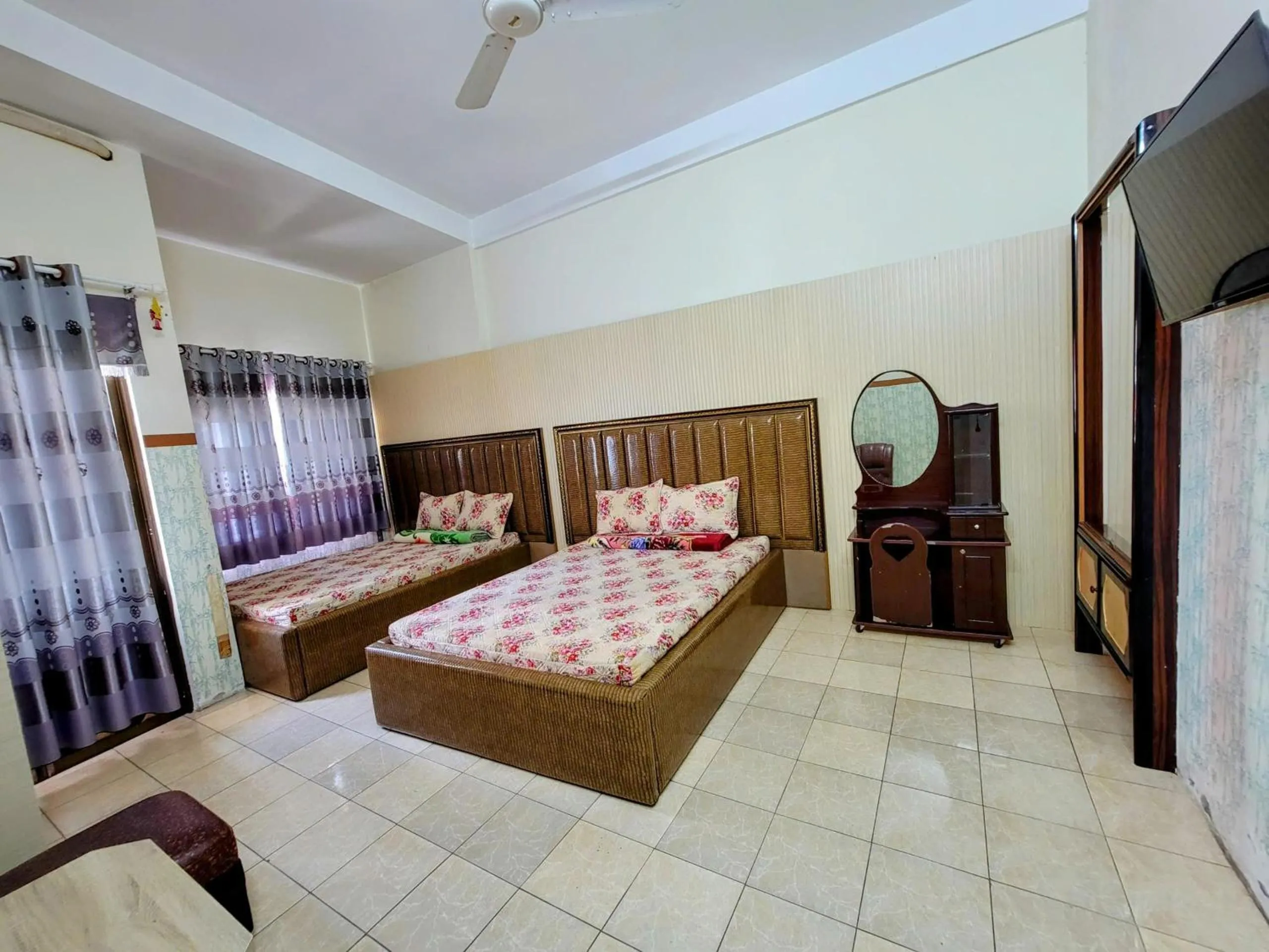 Photo of the whole room, Bed in Thiên Nga Hotel