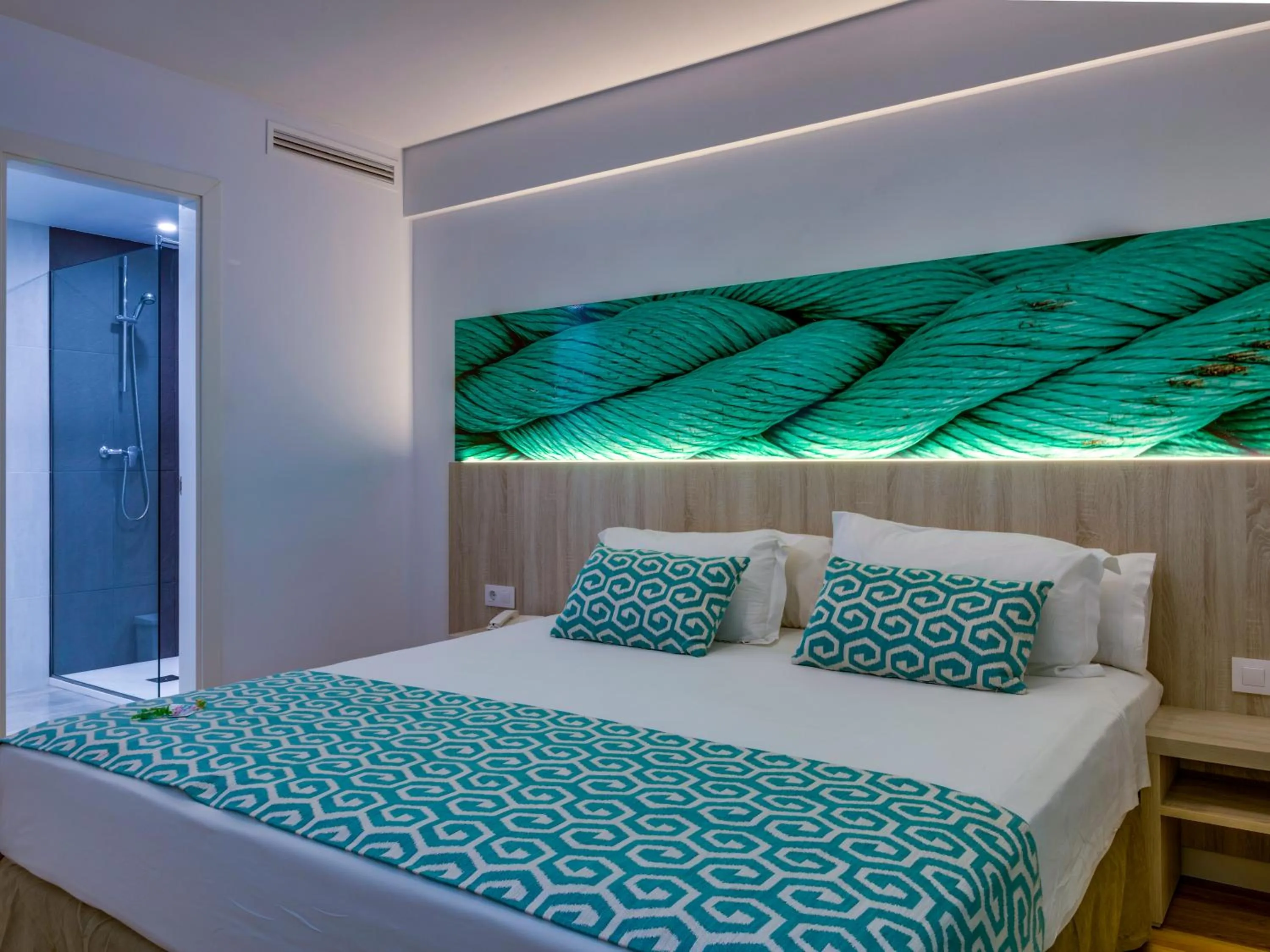 Bedroom, Bed in Comitas Floramar