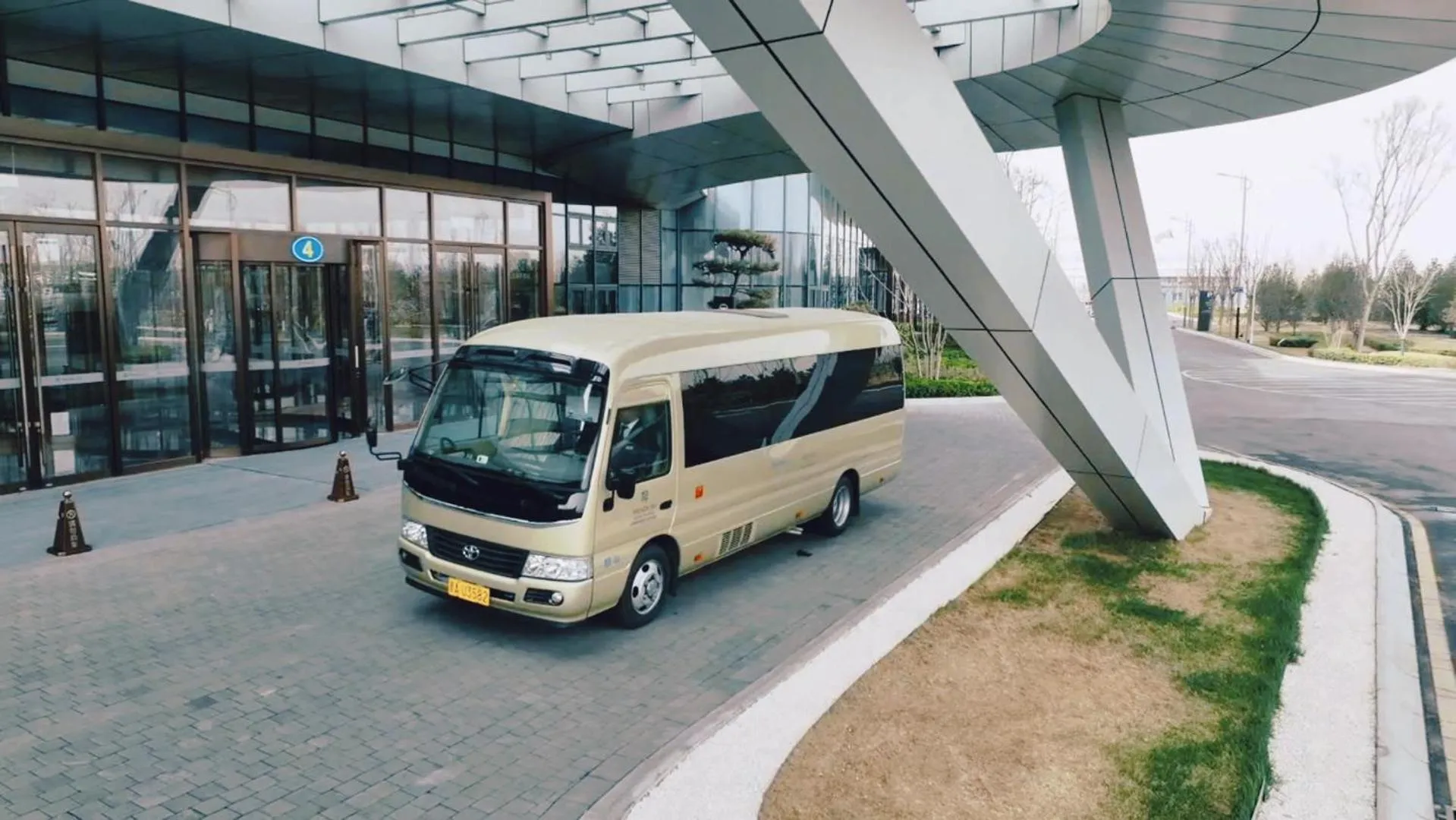 shuttle in Wyndham Shanxi Xiaohe Xincheng
