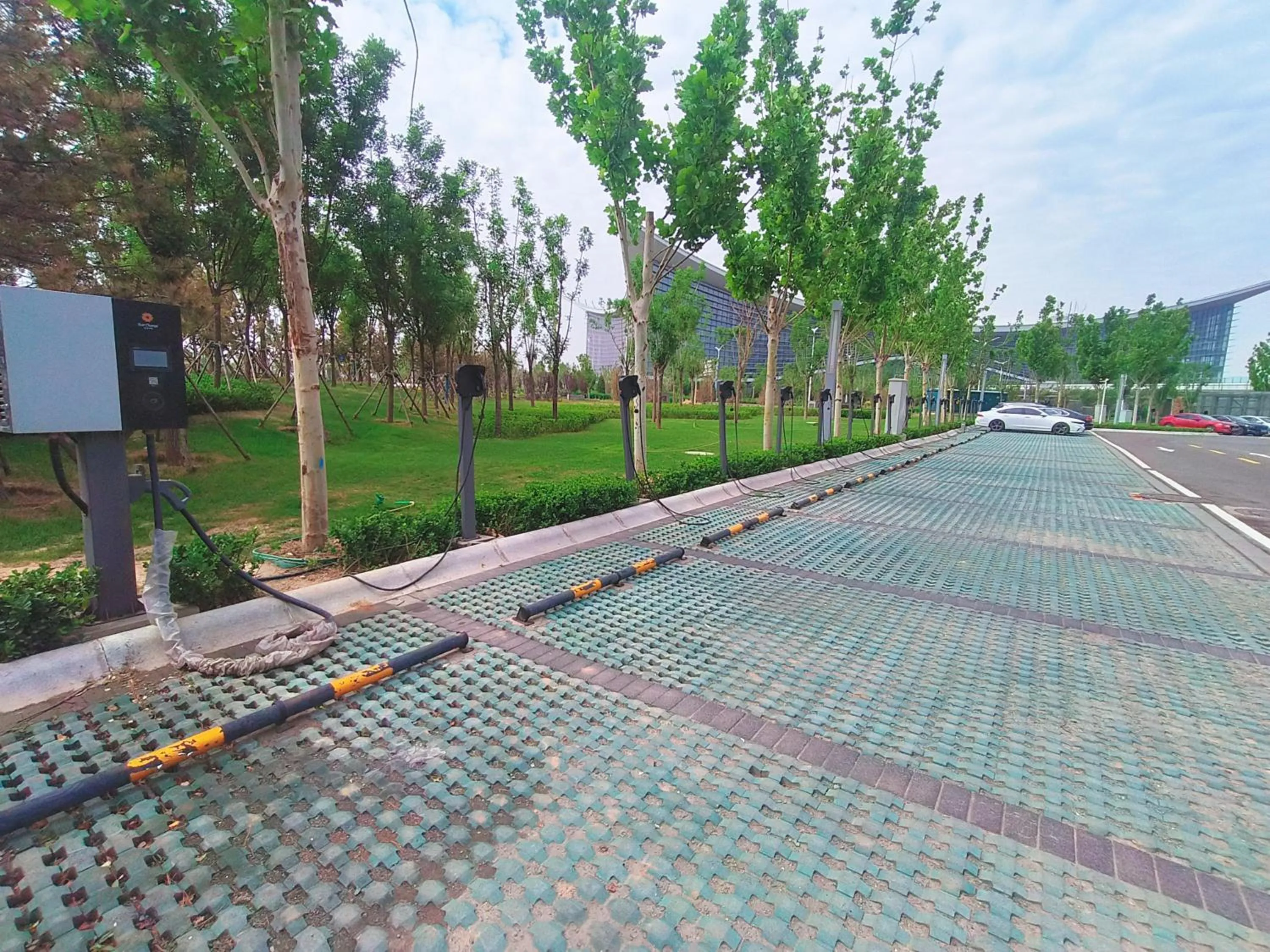 Parking in Wyndham Shanxi Xiaohe Xincheng