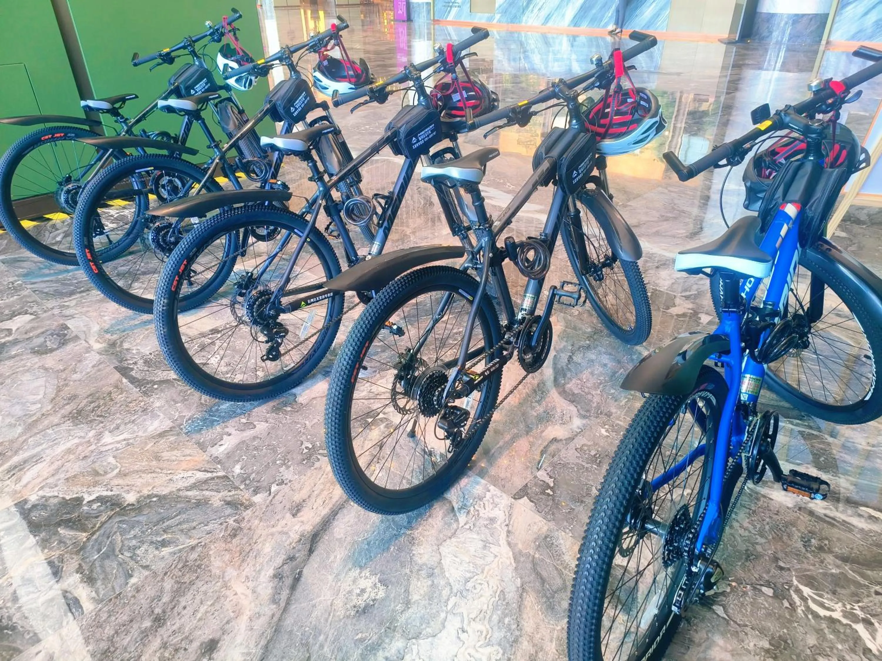 Cycling in Wyndham Shanxi Xiaohe Xincheng