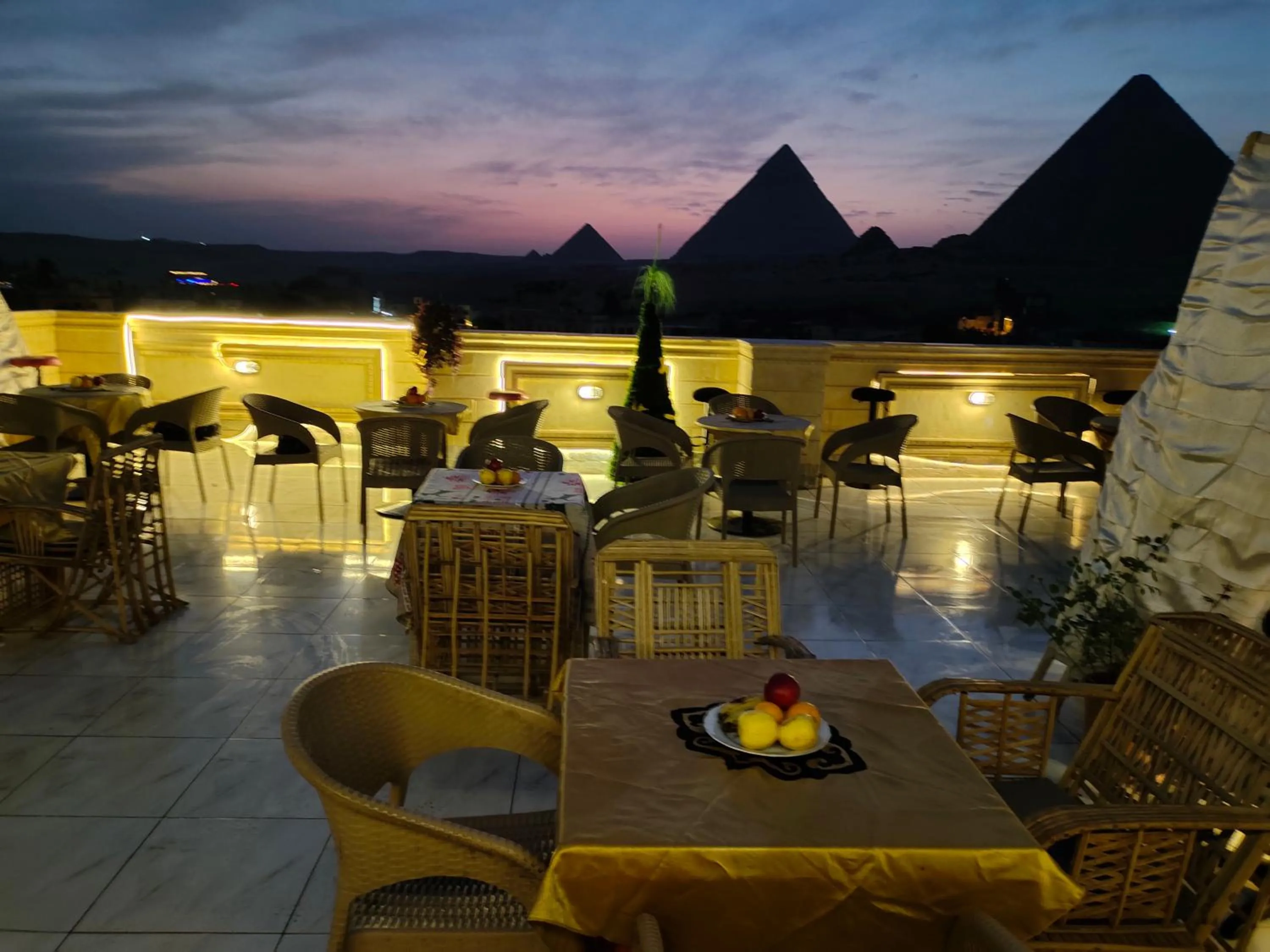Balcony/Terrace in Zeina pyramids view