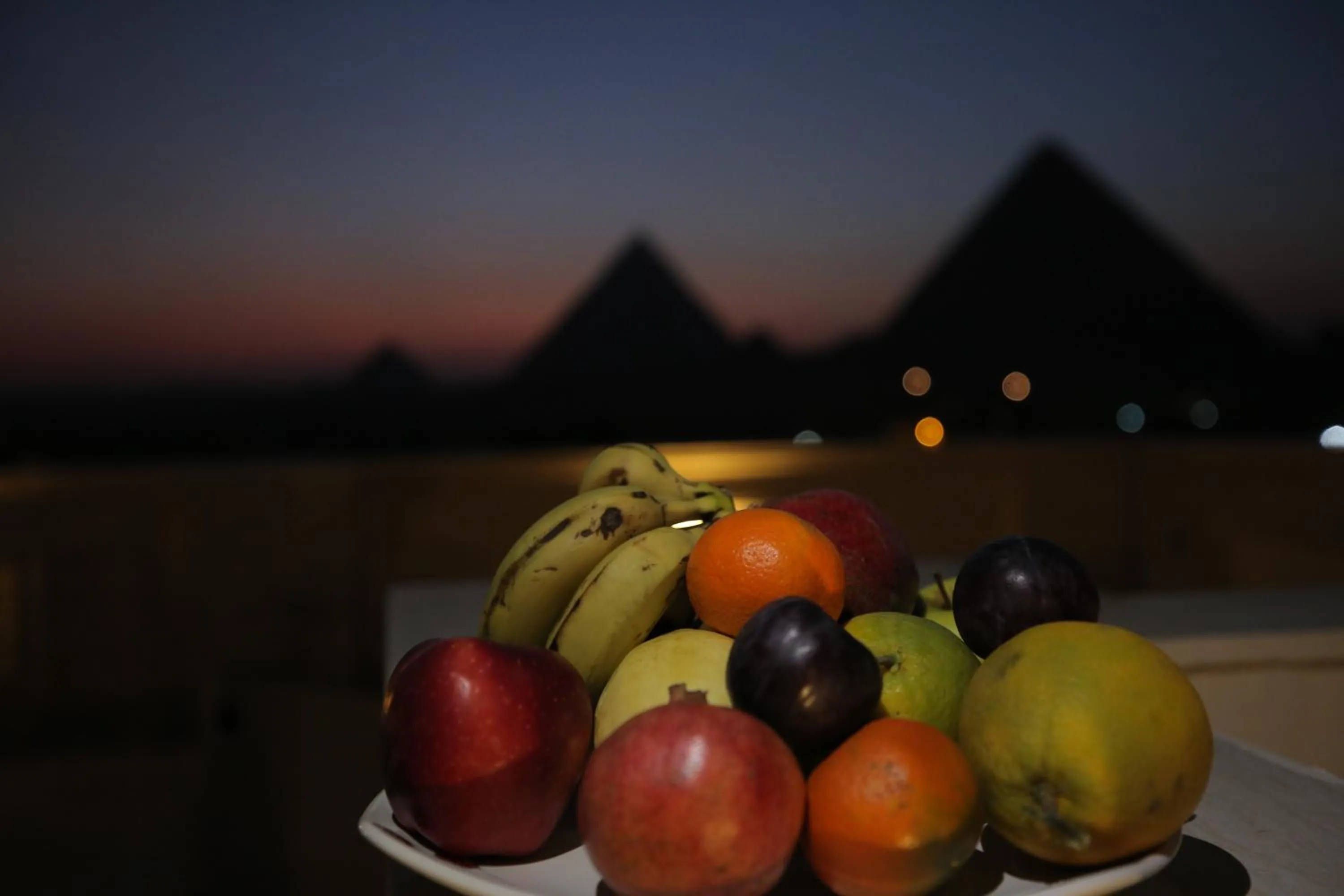 Restaurant/places to eat in Zeina pyramids view