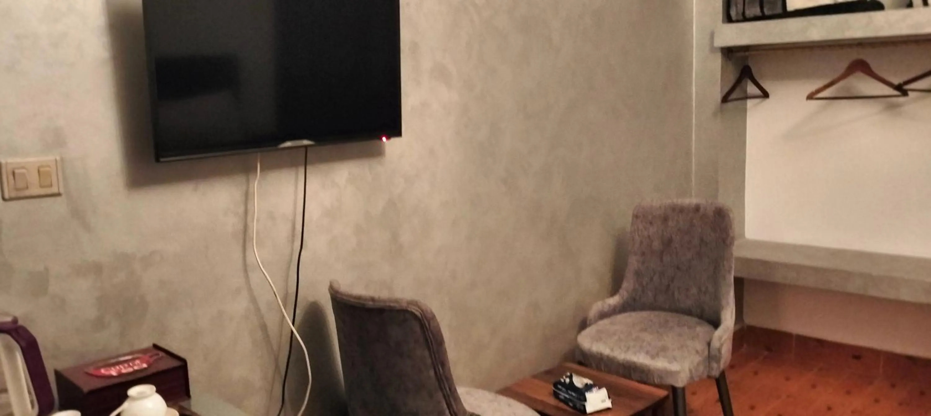 TV and multimedia in Zeina pyramids view