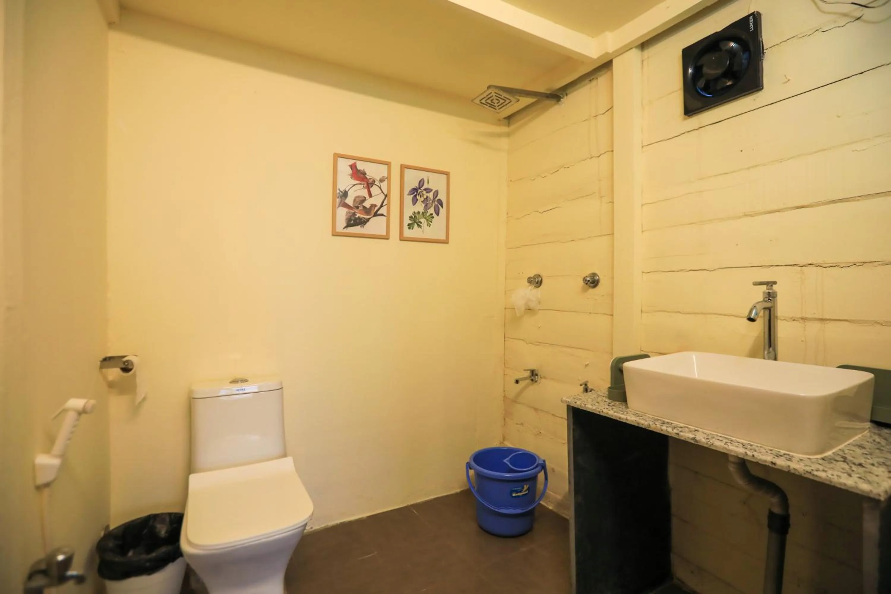 Bathroom in Woodpegger By The Beach, Mandrem