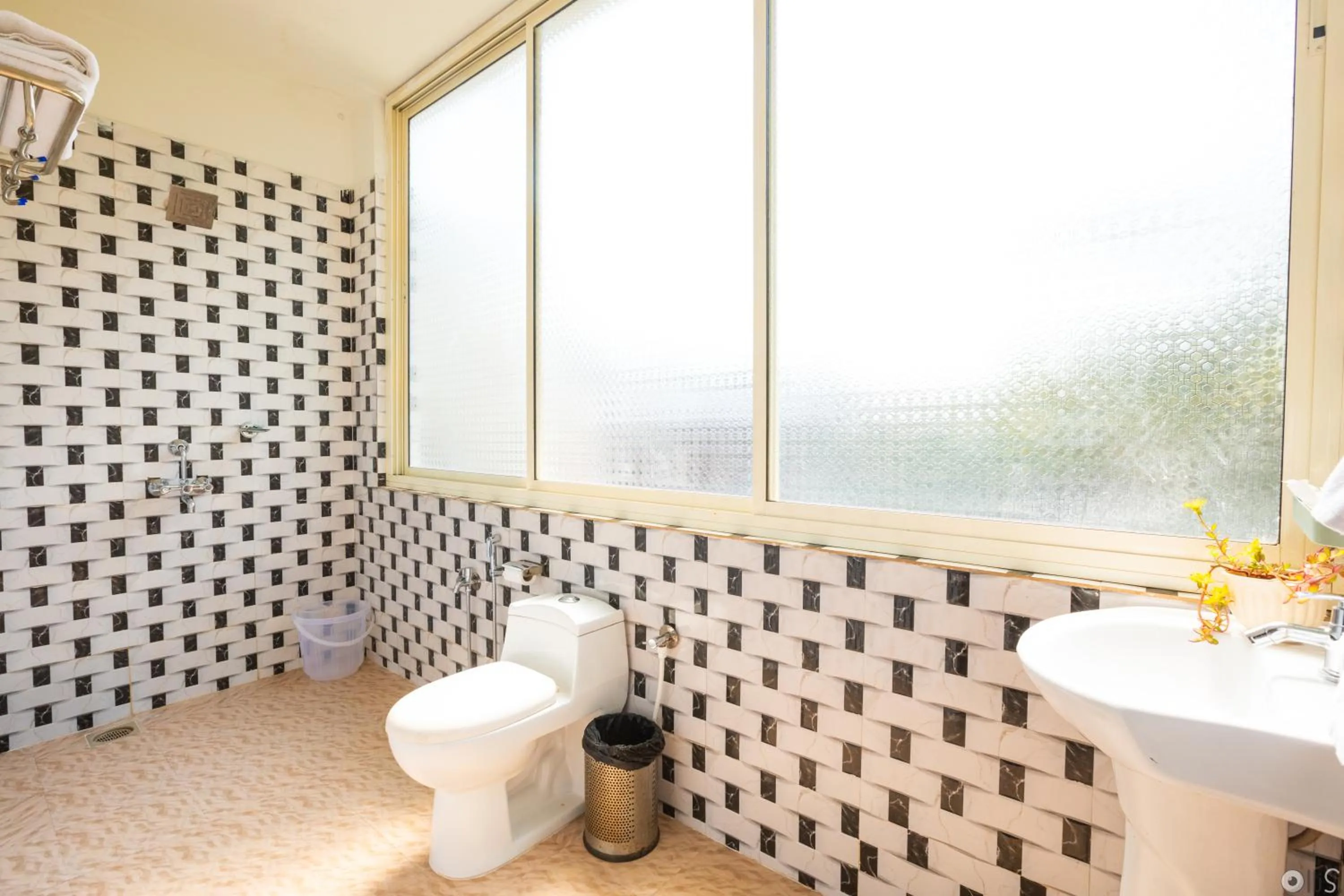 Bathroom in Woodpegger By The Beach, Mandrem