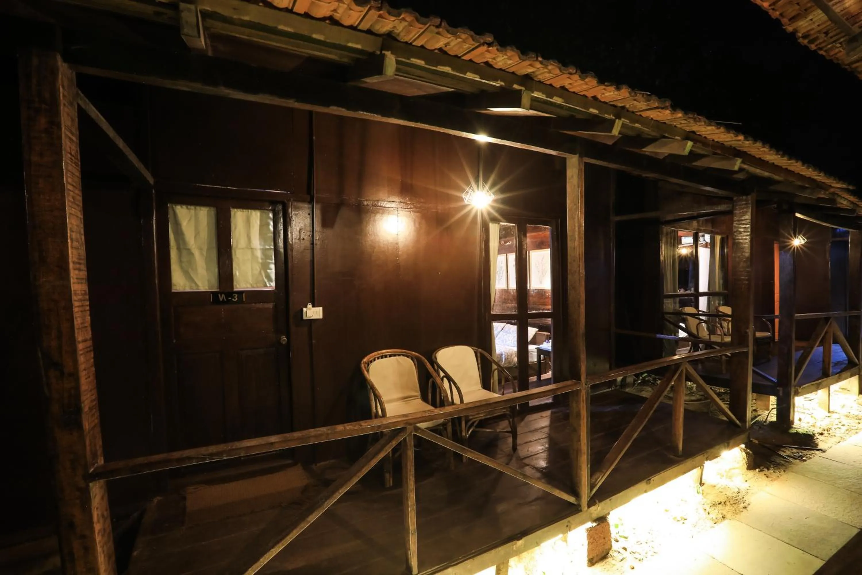 Night in Woodpegger By The Beach, Mandrem