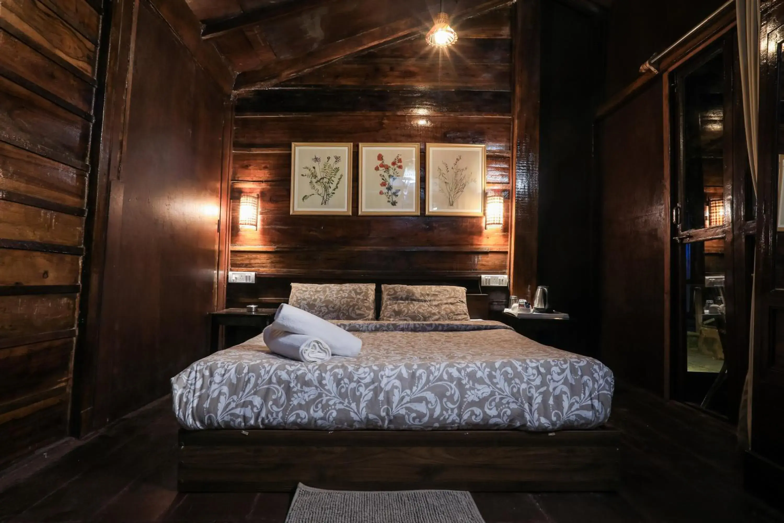 Wooden cabins with Balcony in Woodpegger By The Beach, Mandrem Wooden cabins with Balcony in Woodpegger By The Beach, Mandrem