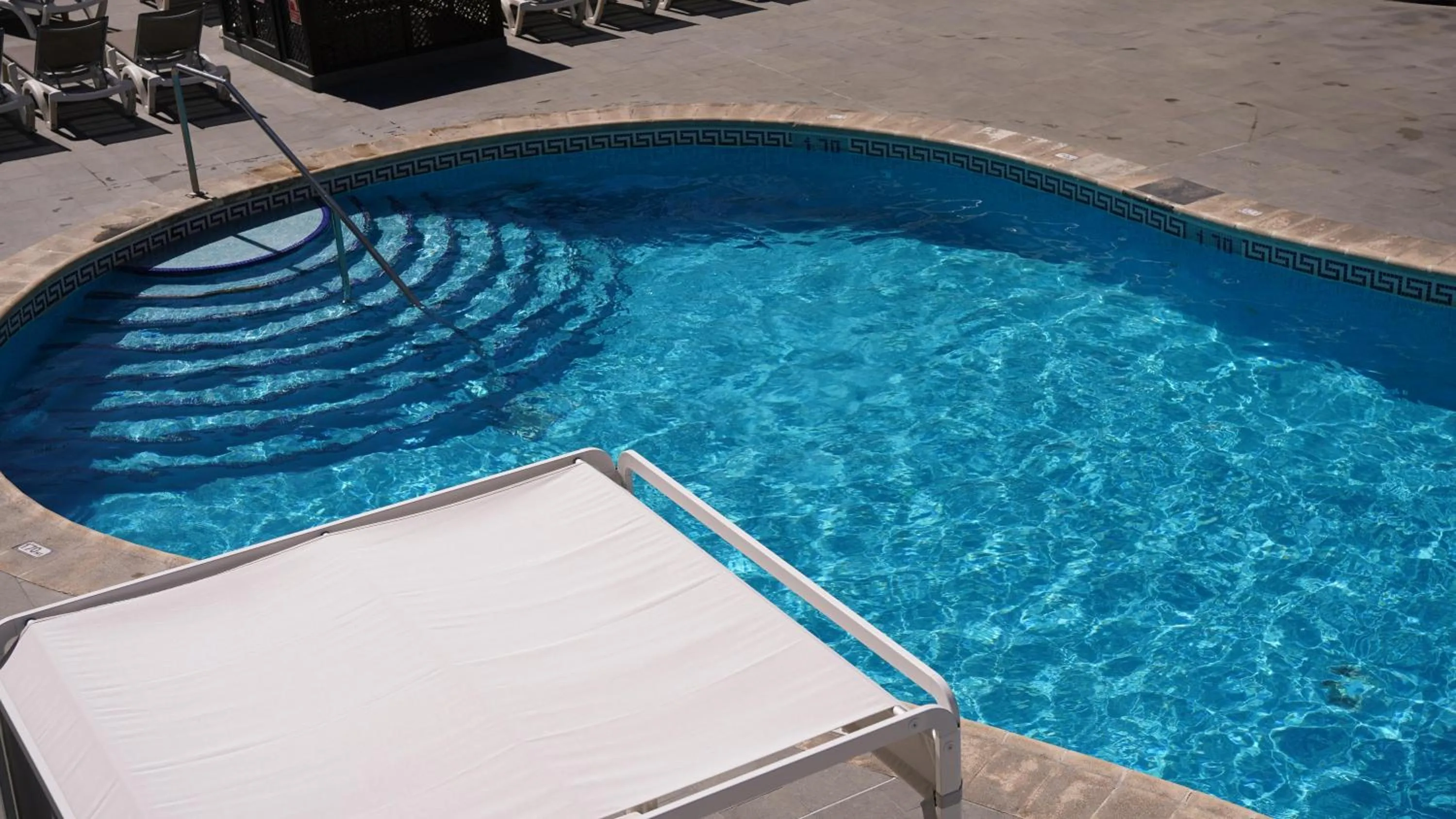 Swimming pool in Coral Los Alisios