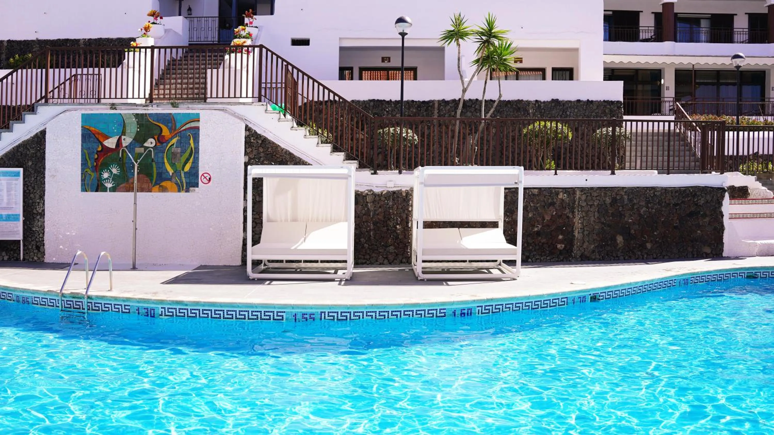 Swimming pool in Coral Los Alisios