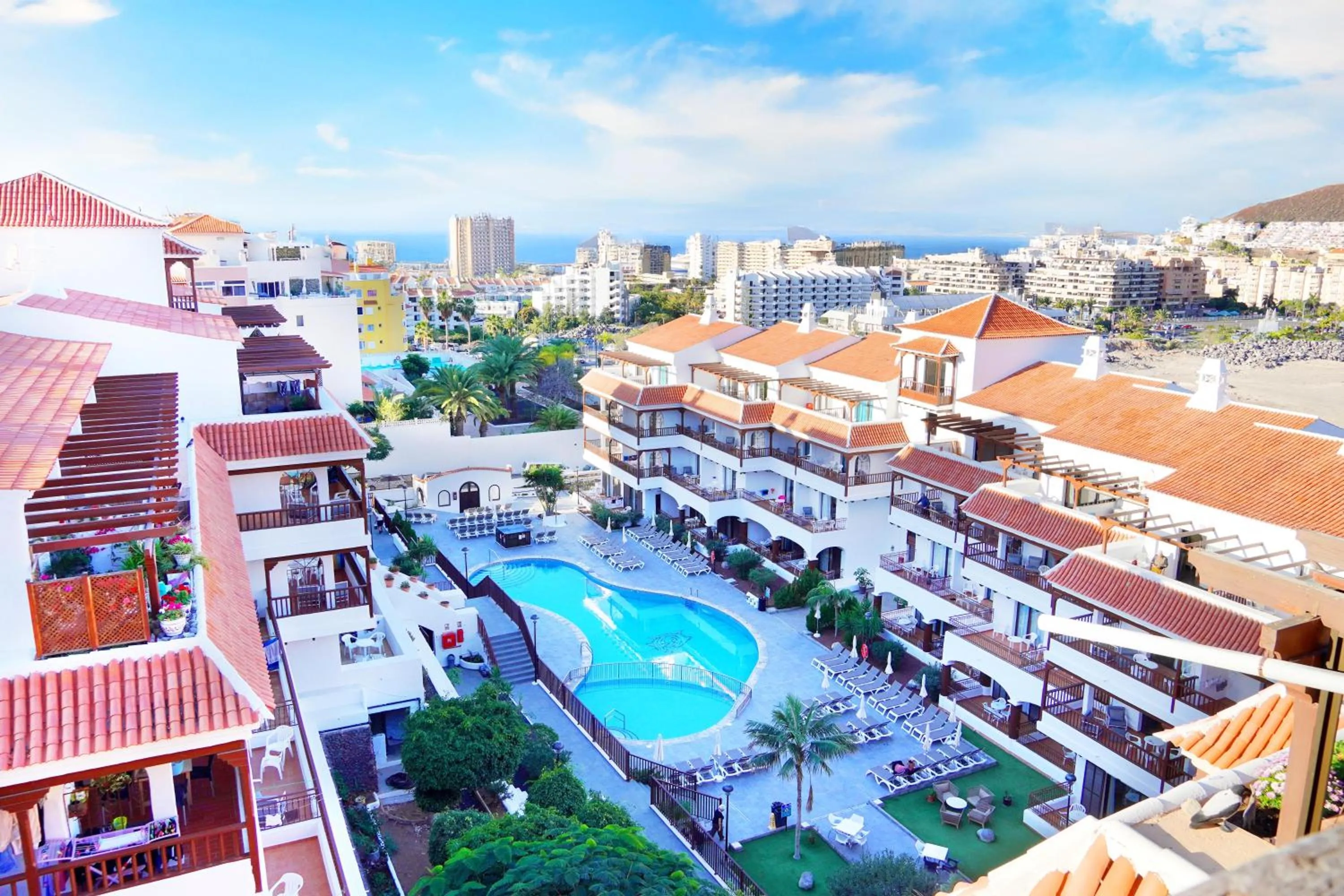 Swimming pool in Coral Los Alisios