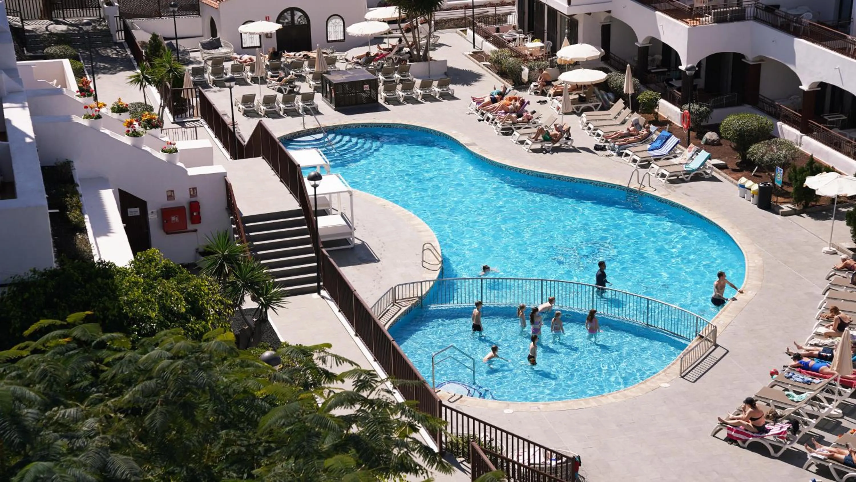 Swimming pool in Coral Los Alisios