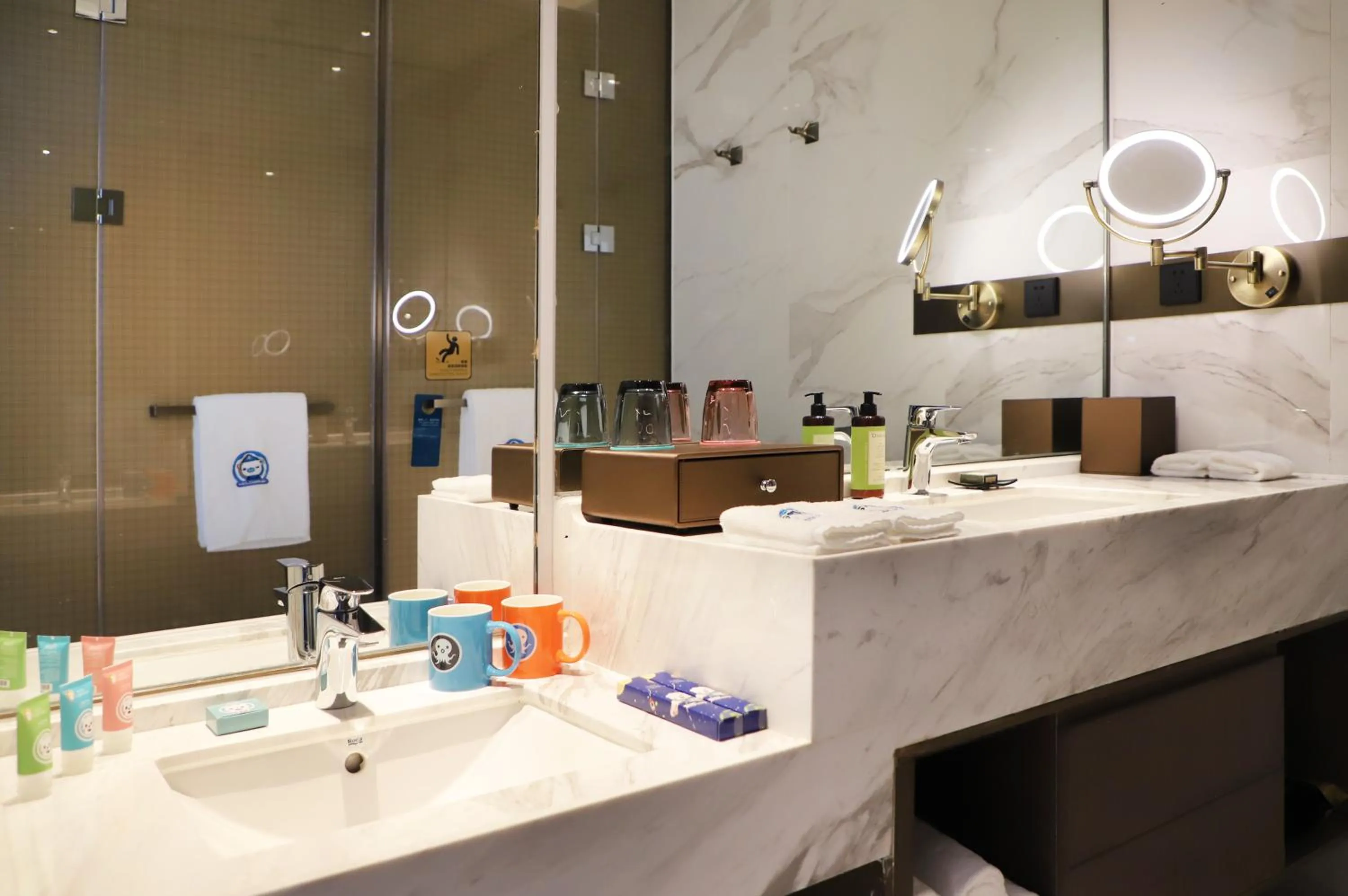 children in La Quinta by Wyndham Shanxi Xiaohe Xincheng