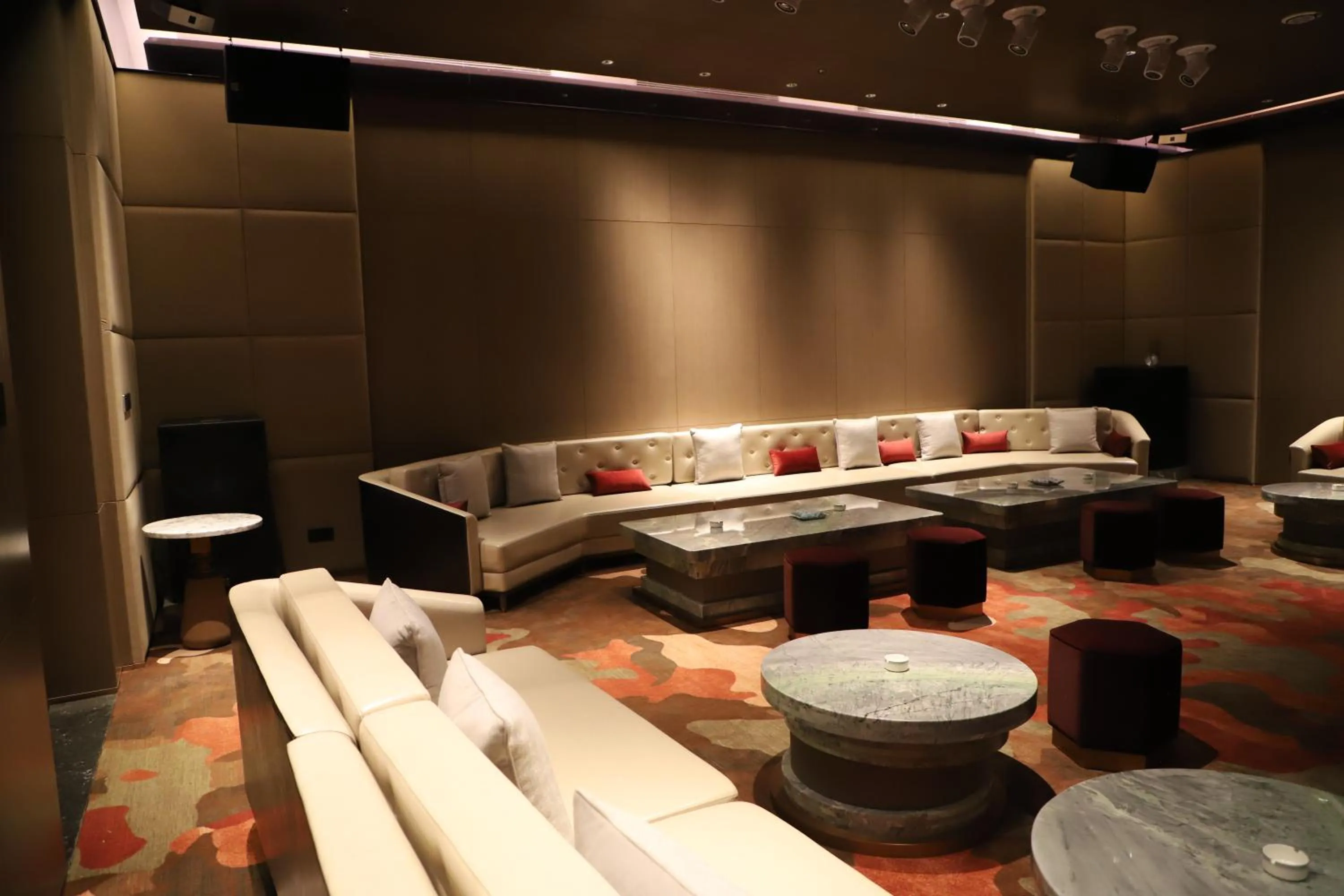 Karaoke in La Quinta by Wyndham Shanxi Xiaohe Xincheng