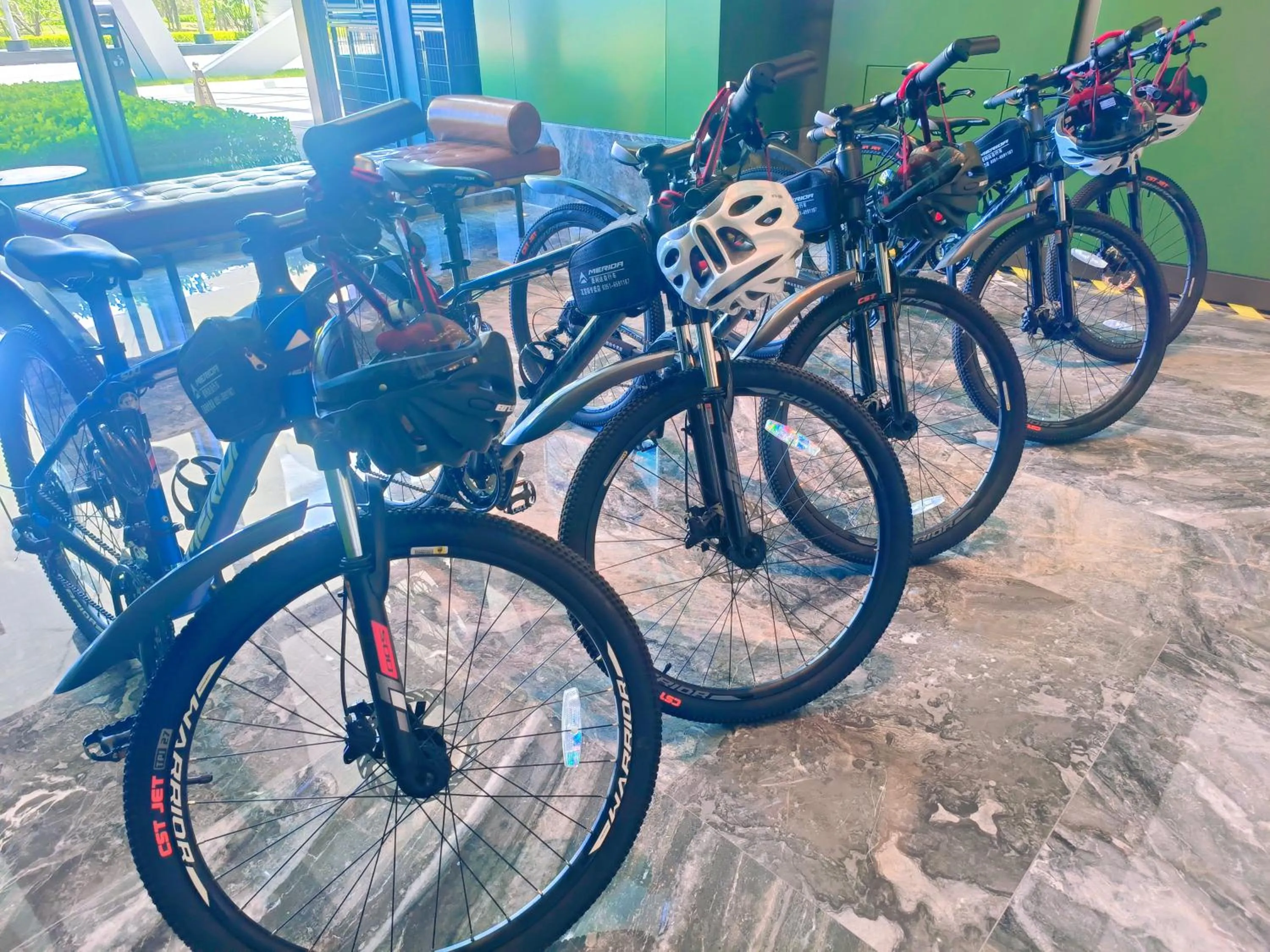 Cycling in La Quinta by Wyndham Shanxi Xiaohe Xincheng