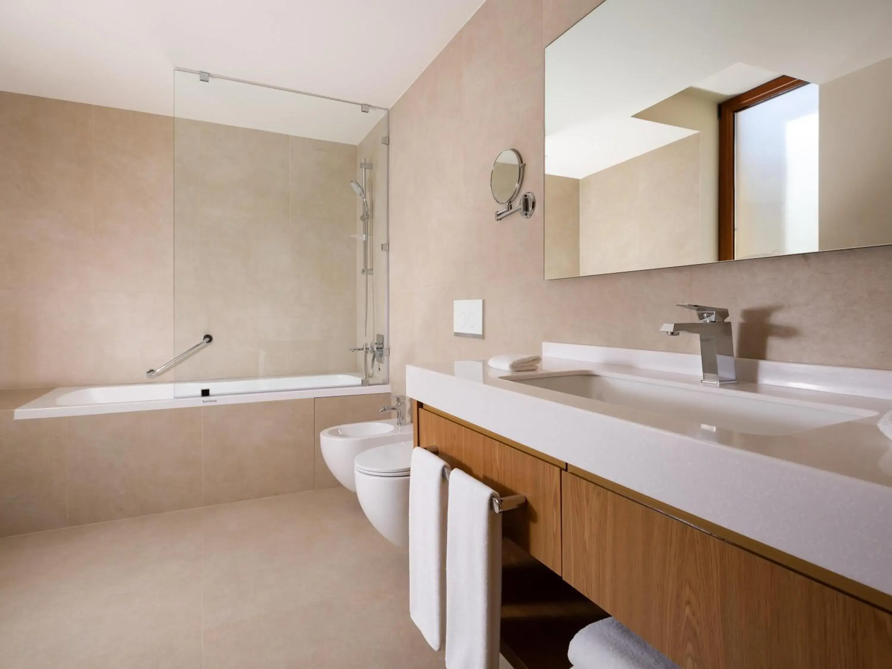 Classic Superior Room with One Double Bed and One Single Bed - single occupancy in Mercure Bukhara Old Town Classic Superior Room with One Double Bed and One Single Bed - single occupancy in Mercure Bukhara Old Town