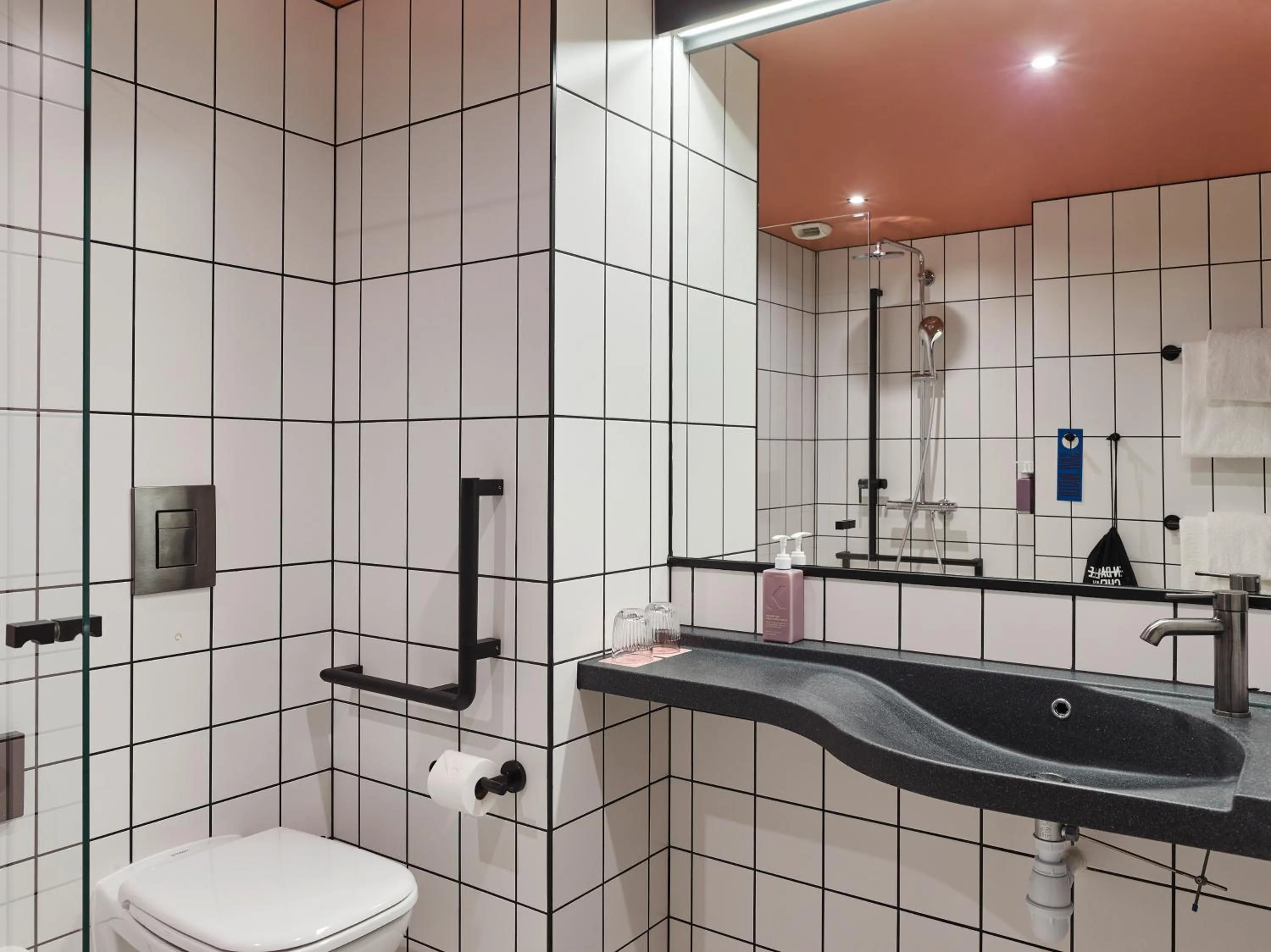 Bathroom in Tribe Paris Saint Ouen