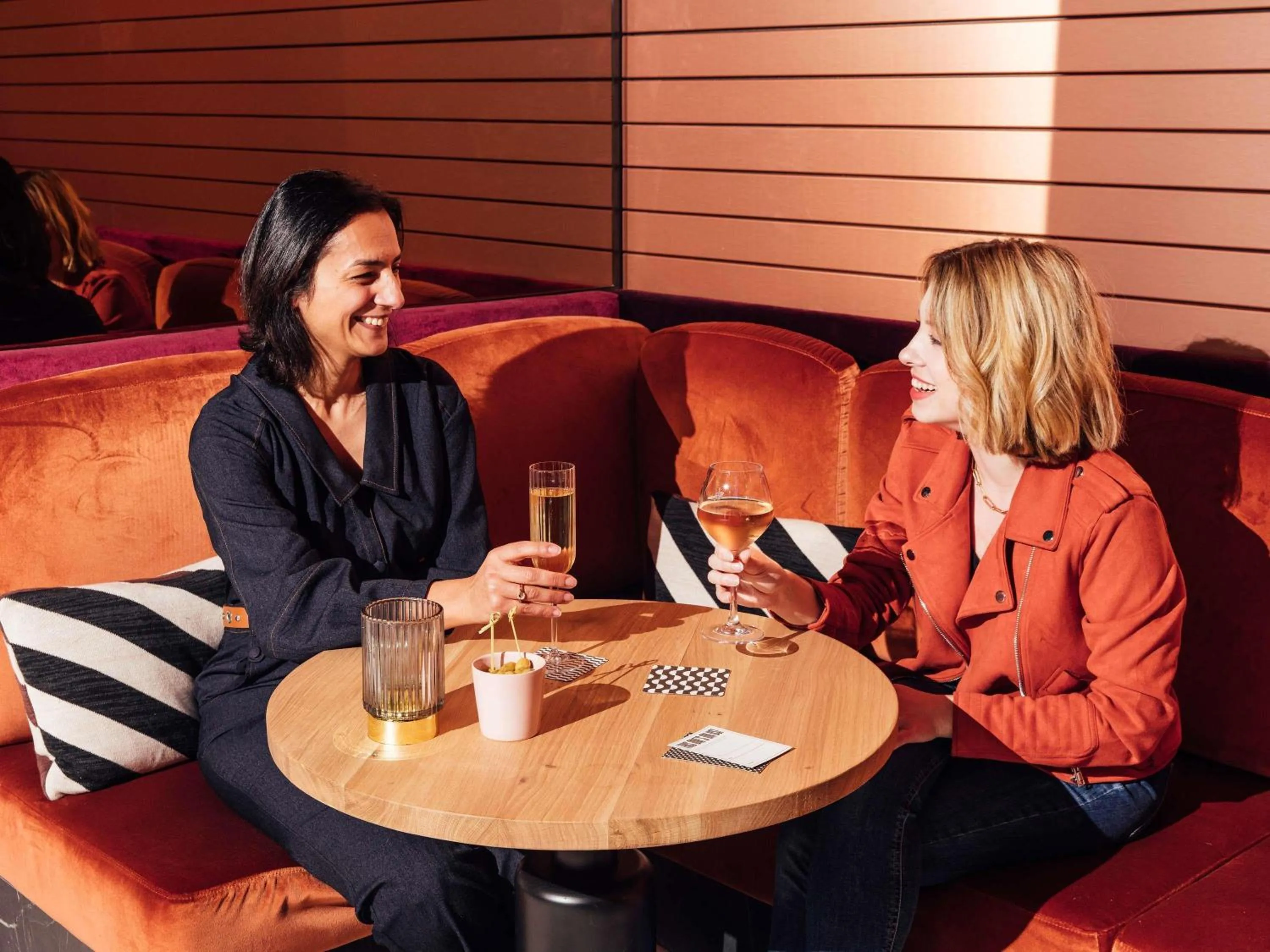 Lounge or bar in Tribe Paris Saint Ouen