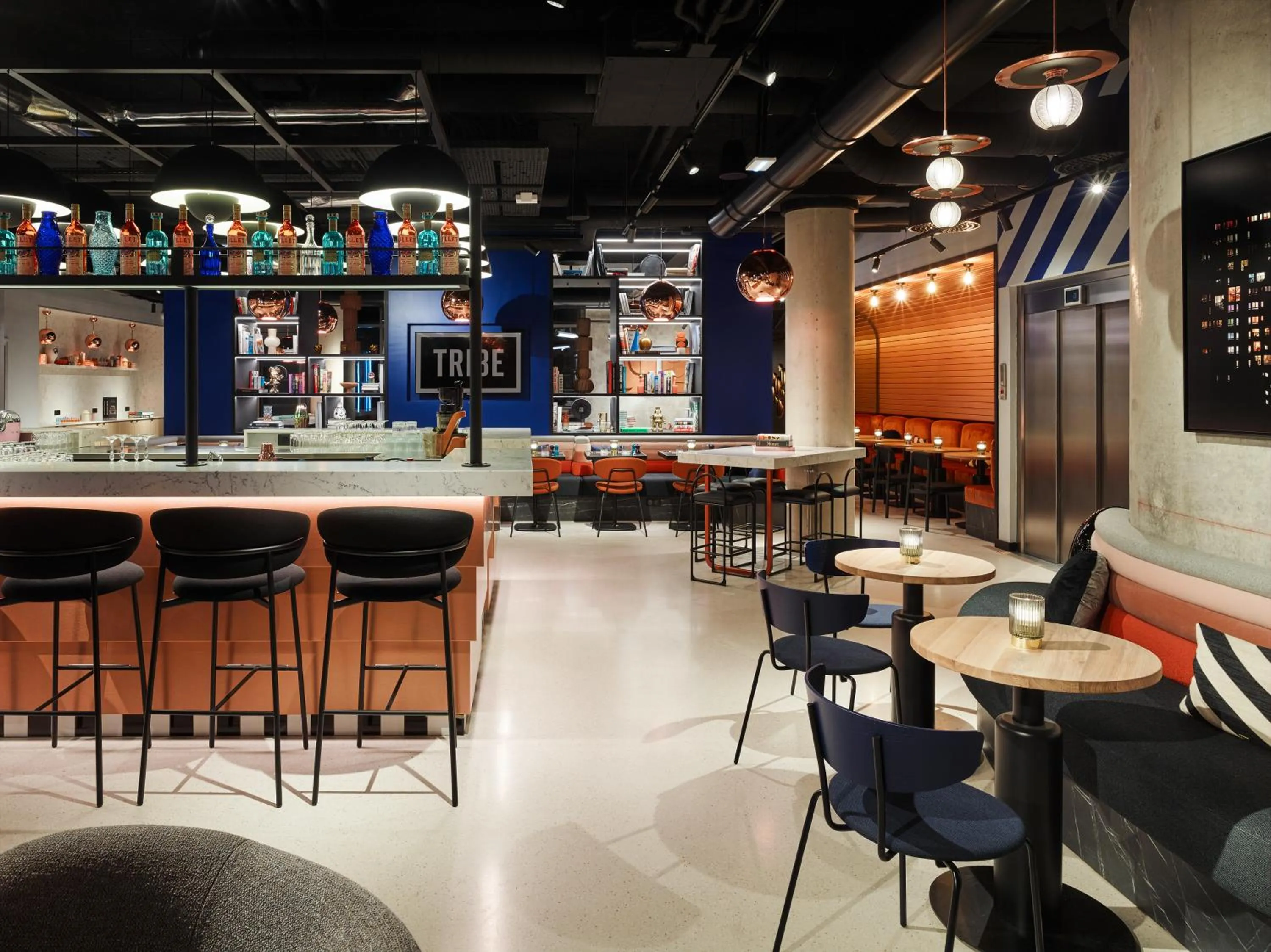 Lounge or bar in Tribe Paris Saint Ouen