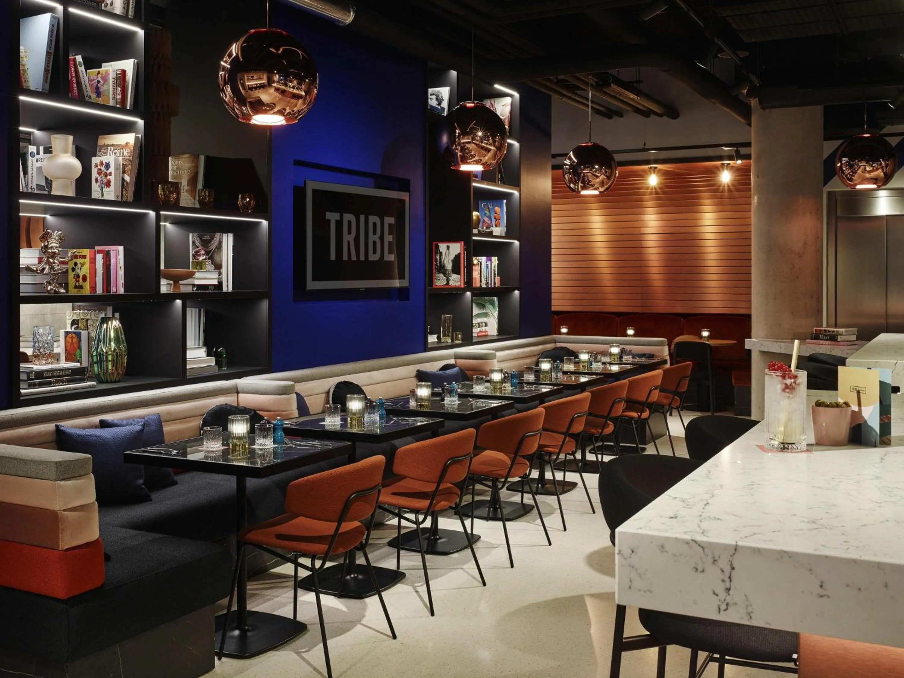 Lounge or bar in Tribe Paris Saint Ouen