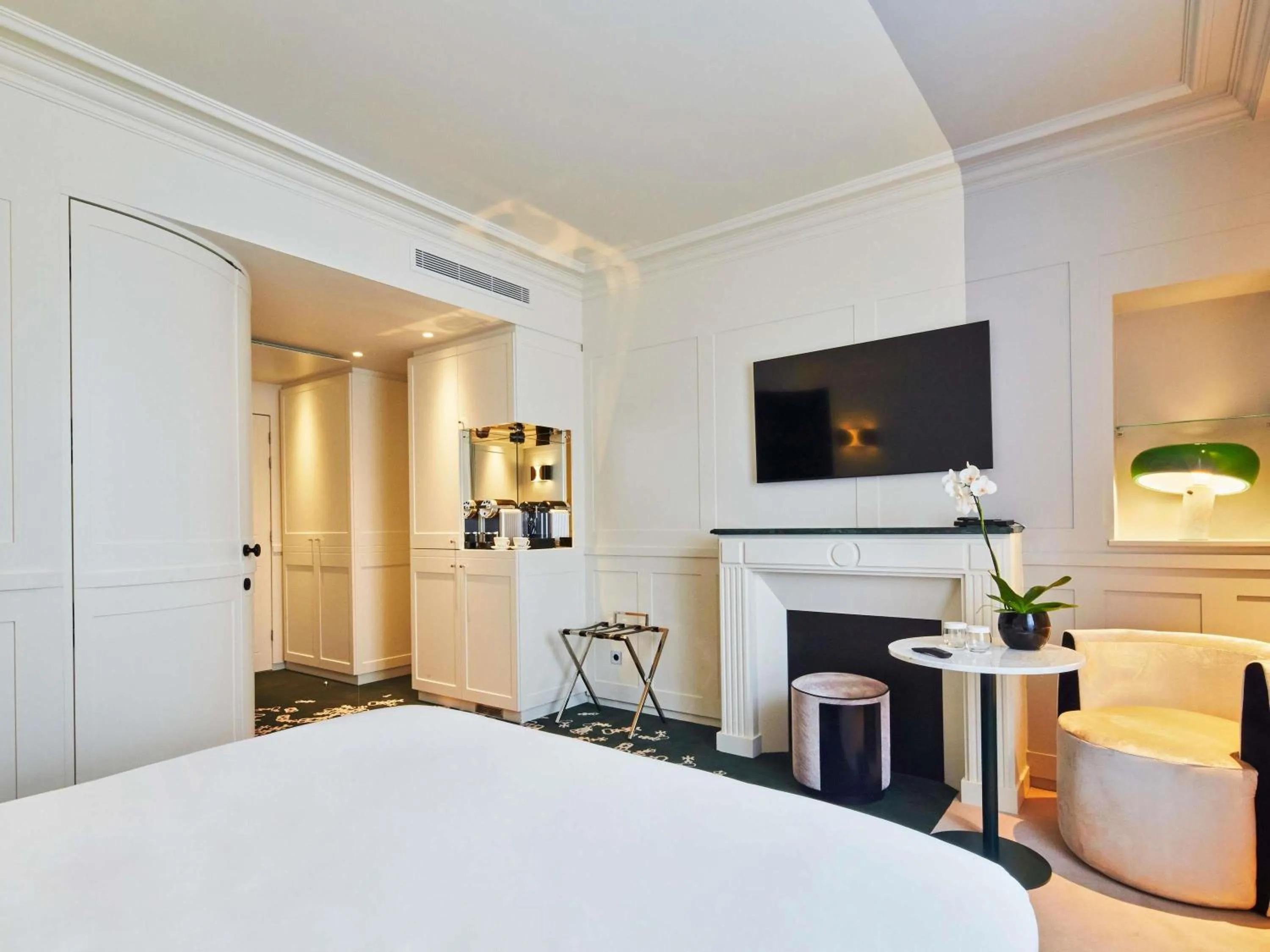 Bedroom, Bed in La Licorne Hotel & Spa Troyes - MGallery Collection