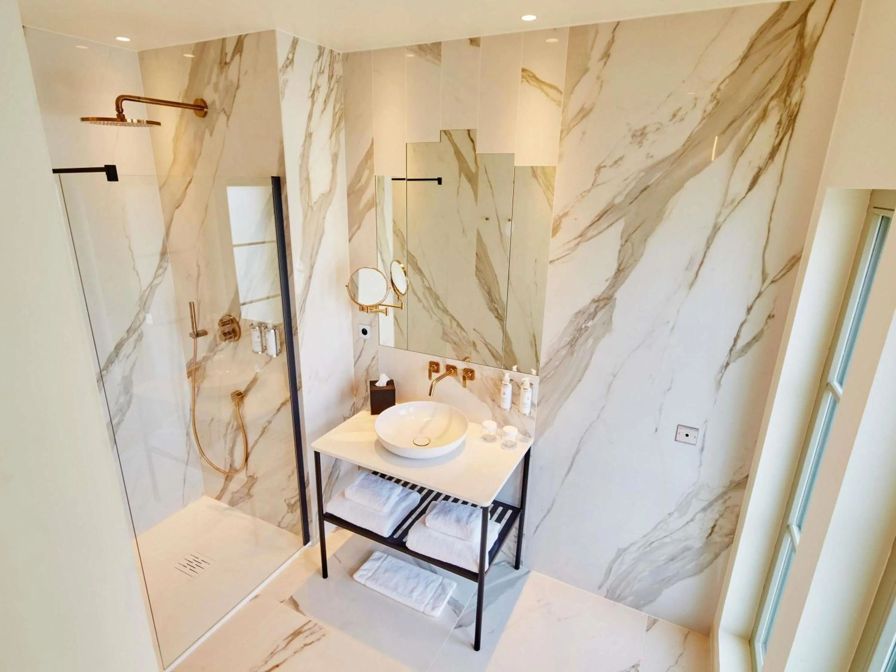 Bedroom in La Licorne Hotel & Spa Troyes - MGallery Collection