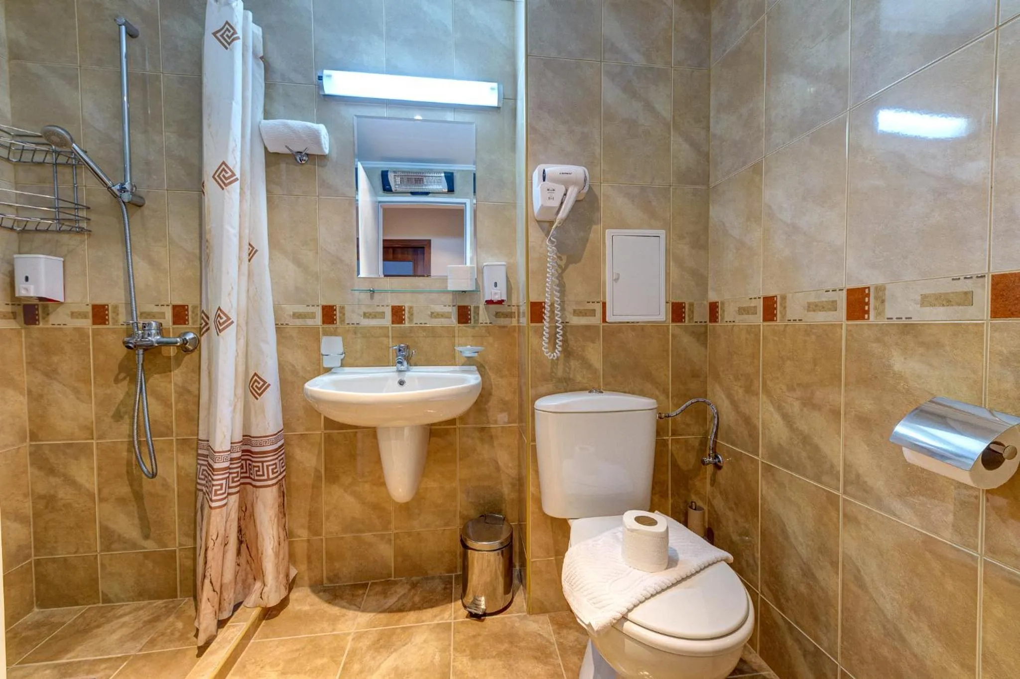 Shower in Complex Silver Hills