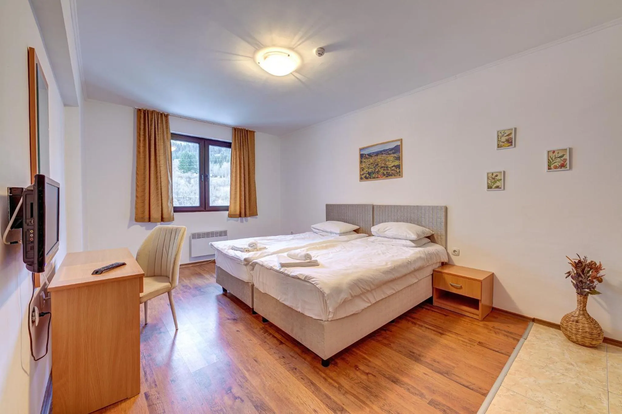 Bed in Complex Silver Hills