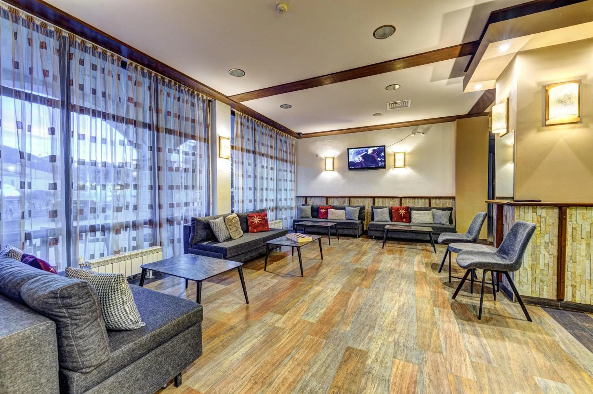 Communal lounge/ TV room in Complex Silver Hills