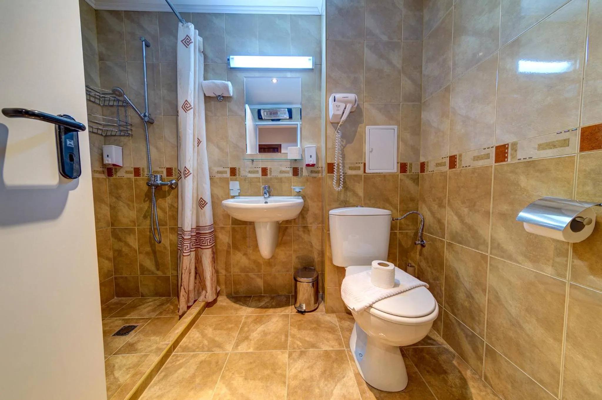 Shower in Complex Silver Hills