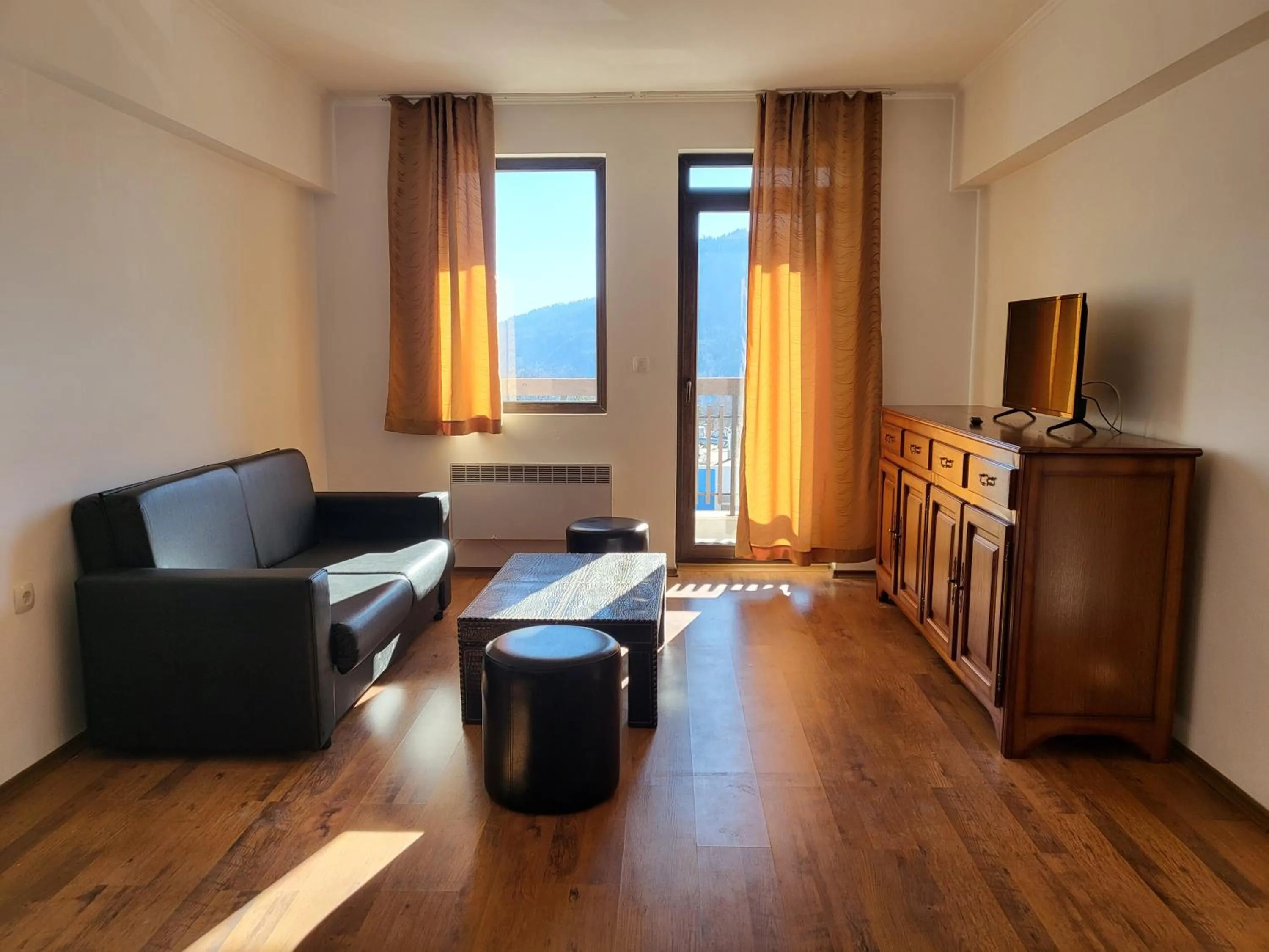 Communal lounge/ TV room in Complex Silver Hills