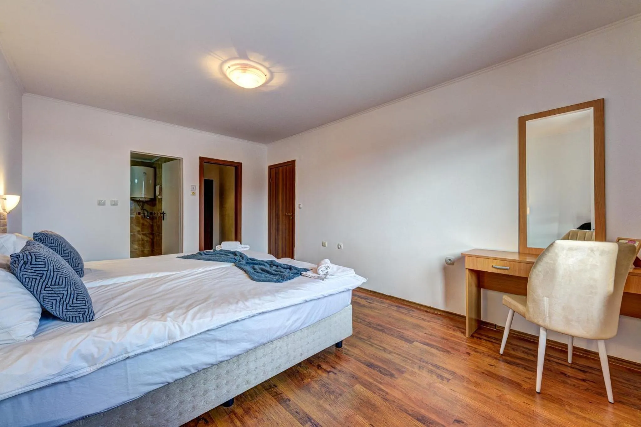 Bed in Complex Silver Hills