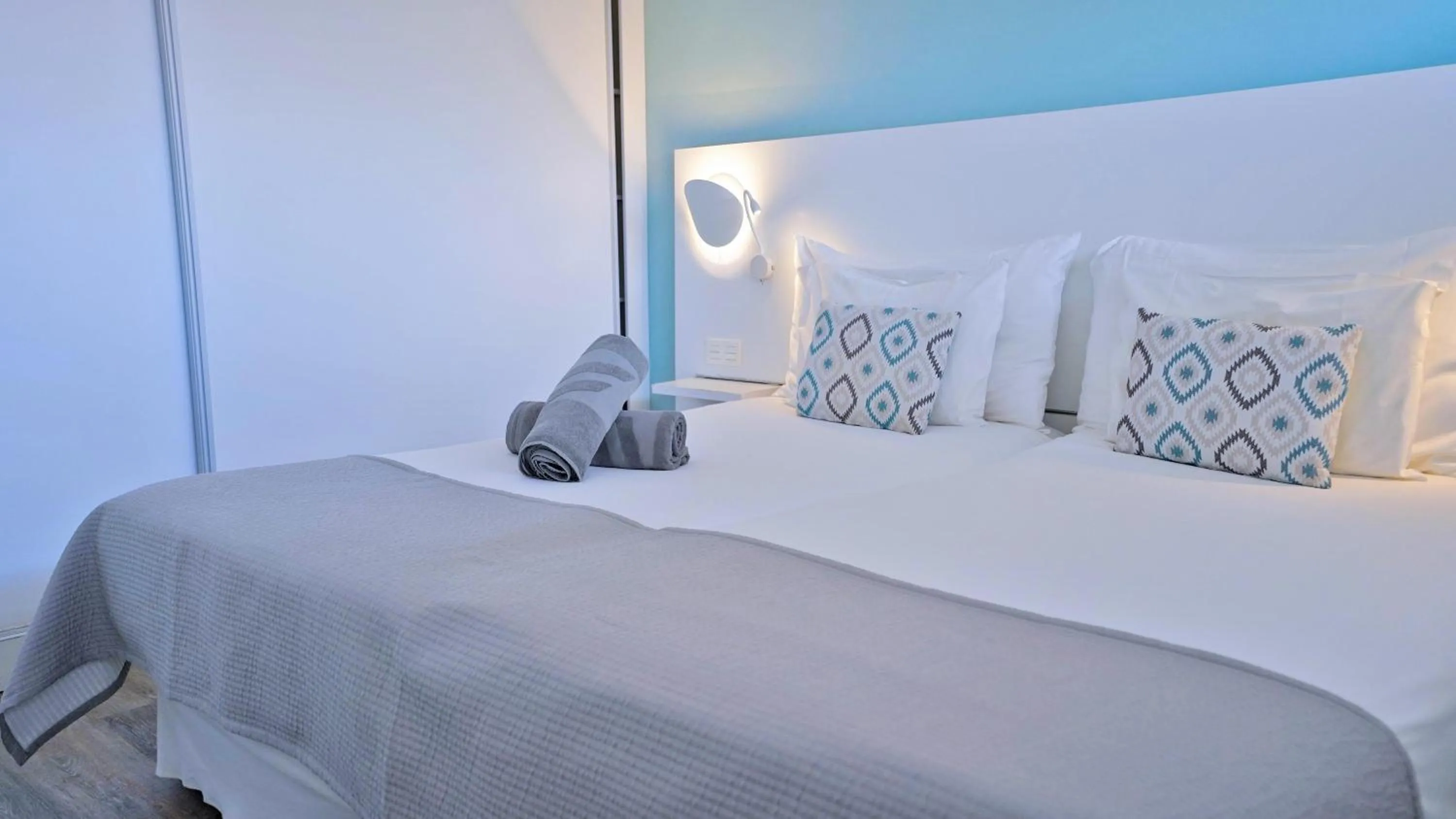 Photo of the whole room, Bed in Coral Ocean View - Adults Only