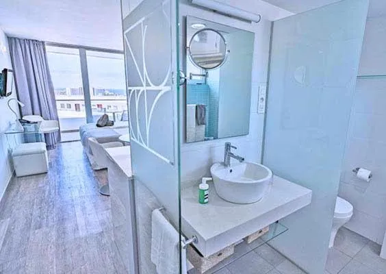 Bathroom in Coral Ocean View - Adults Only