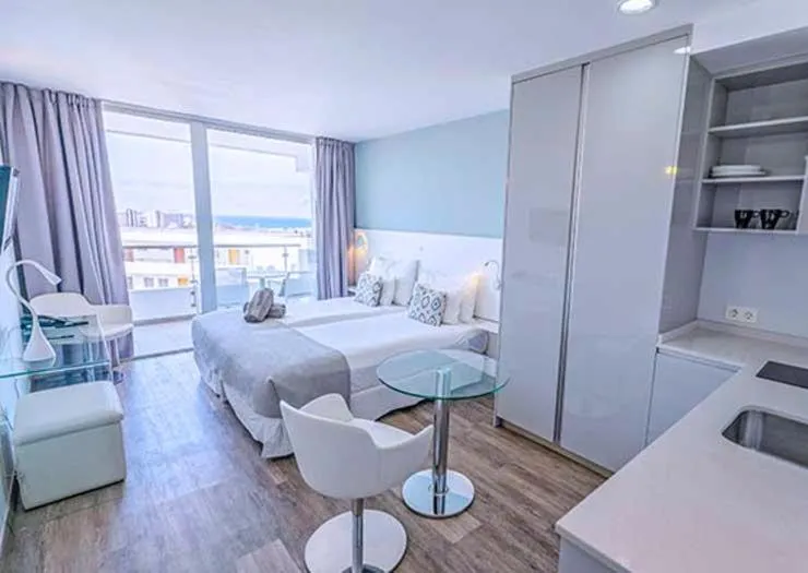 Photo of the whole room, Bed in Coral Ocean View - Adults Only