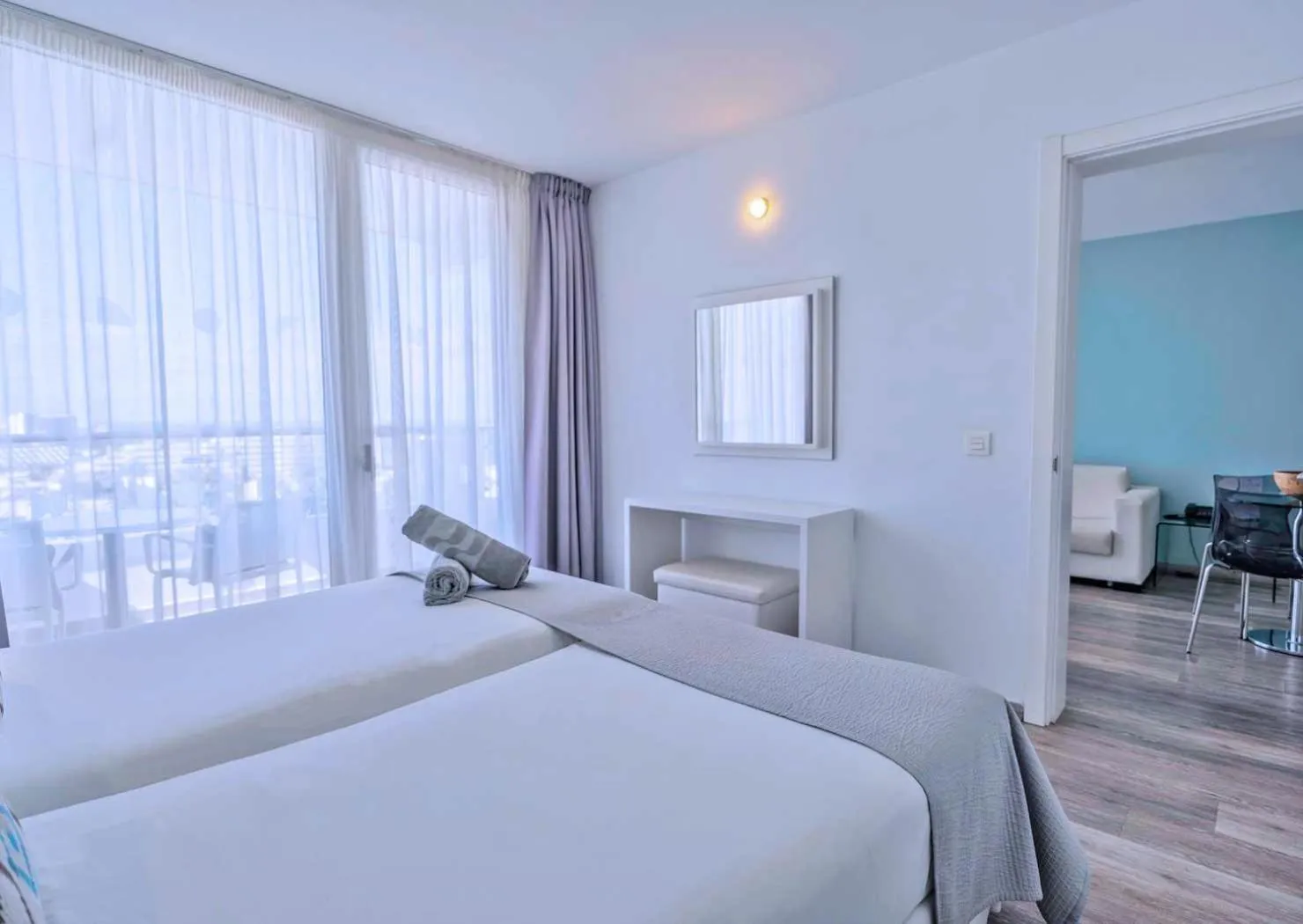 Photo of the whole room, Bed in Coral Ocean View - Adults Only