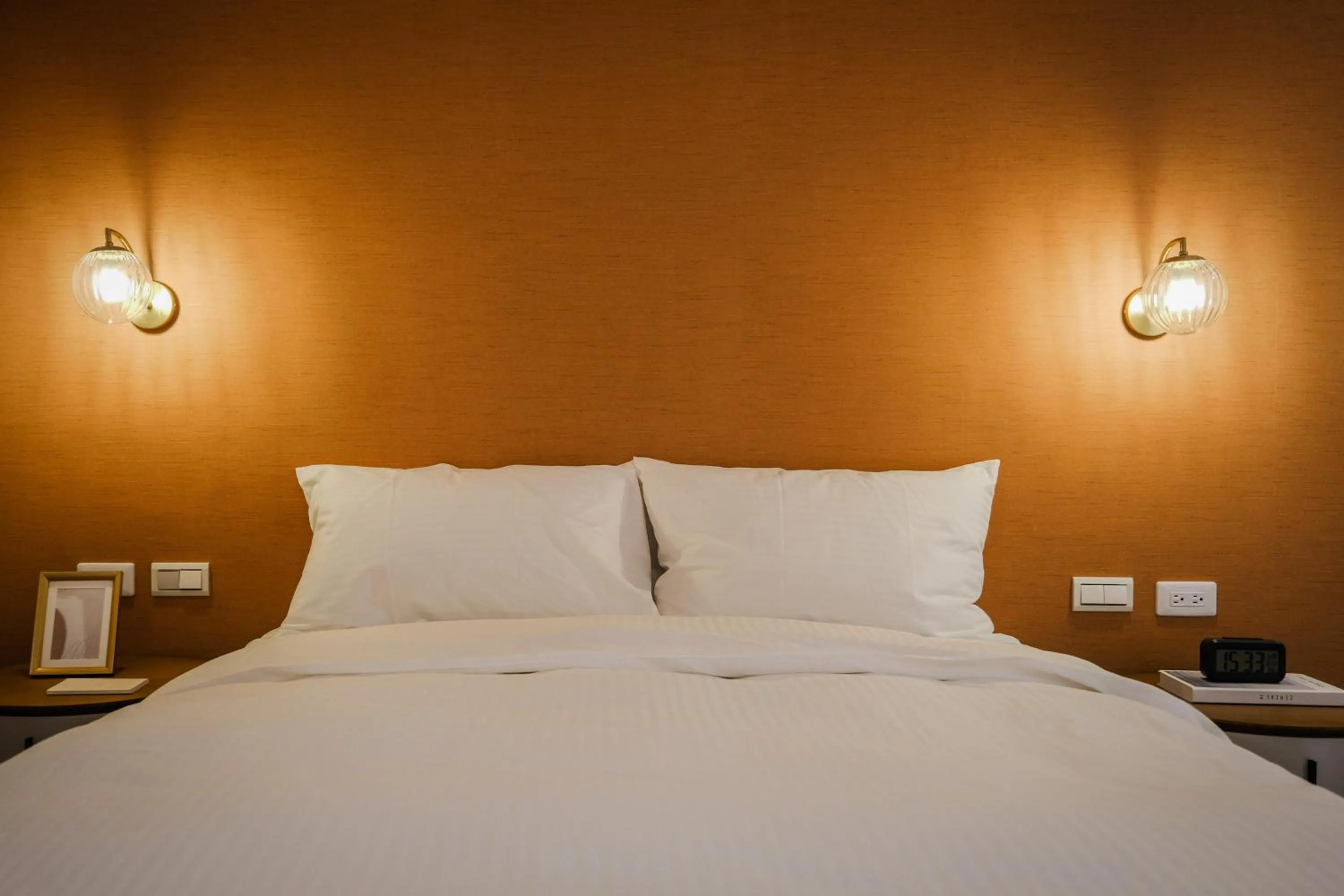 Bedroom, Bed in Giant Rich Hotel