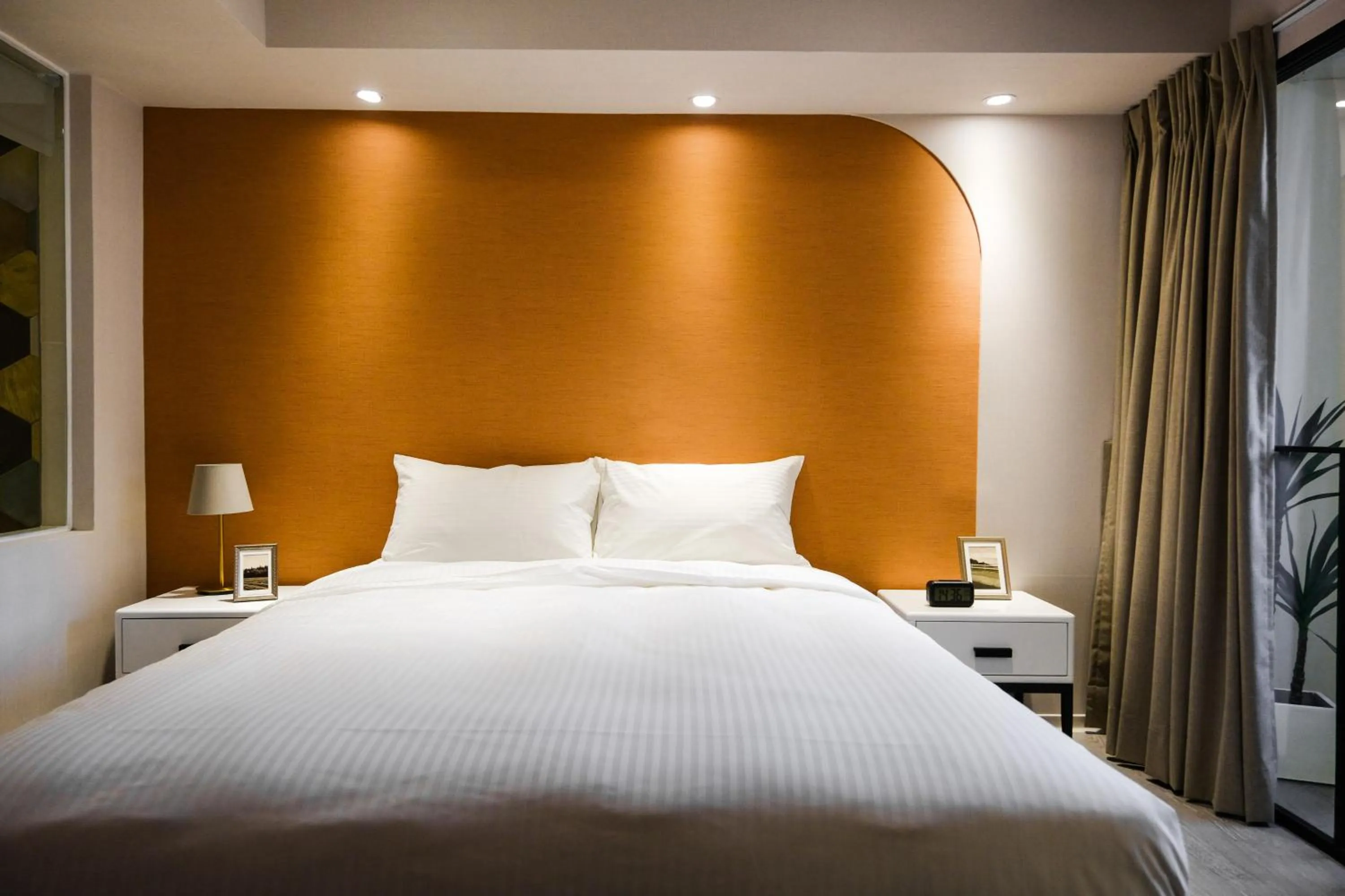 Bed in Giant Rich Hotel