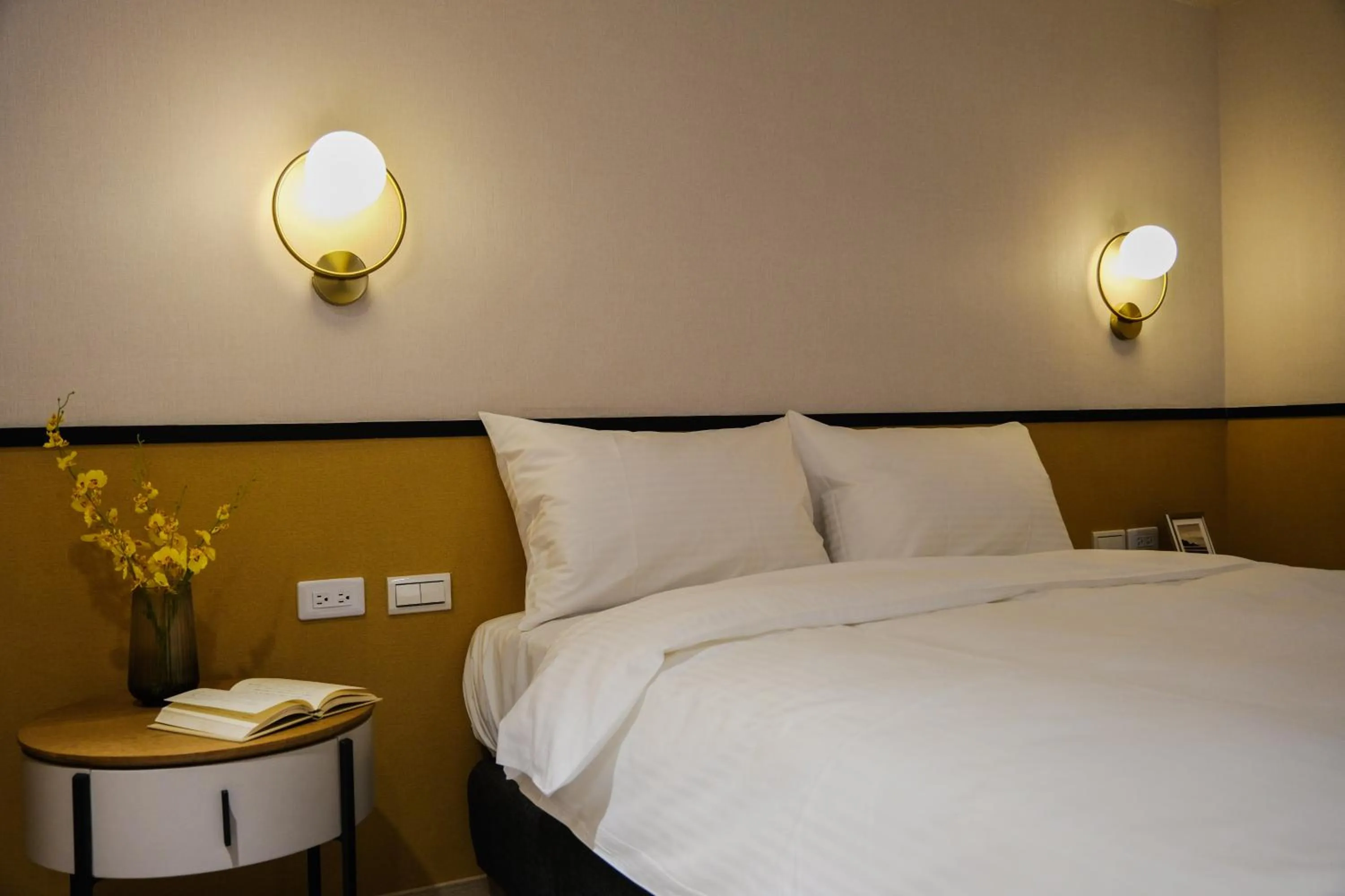 Bed in Giant Rich Hotel