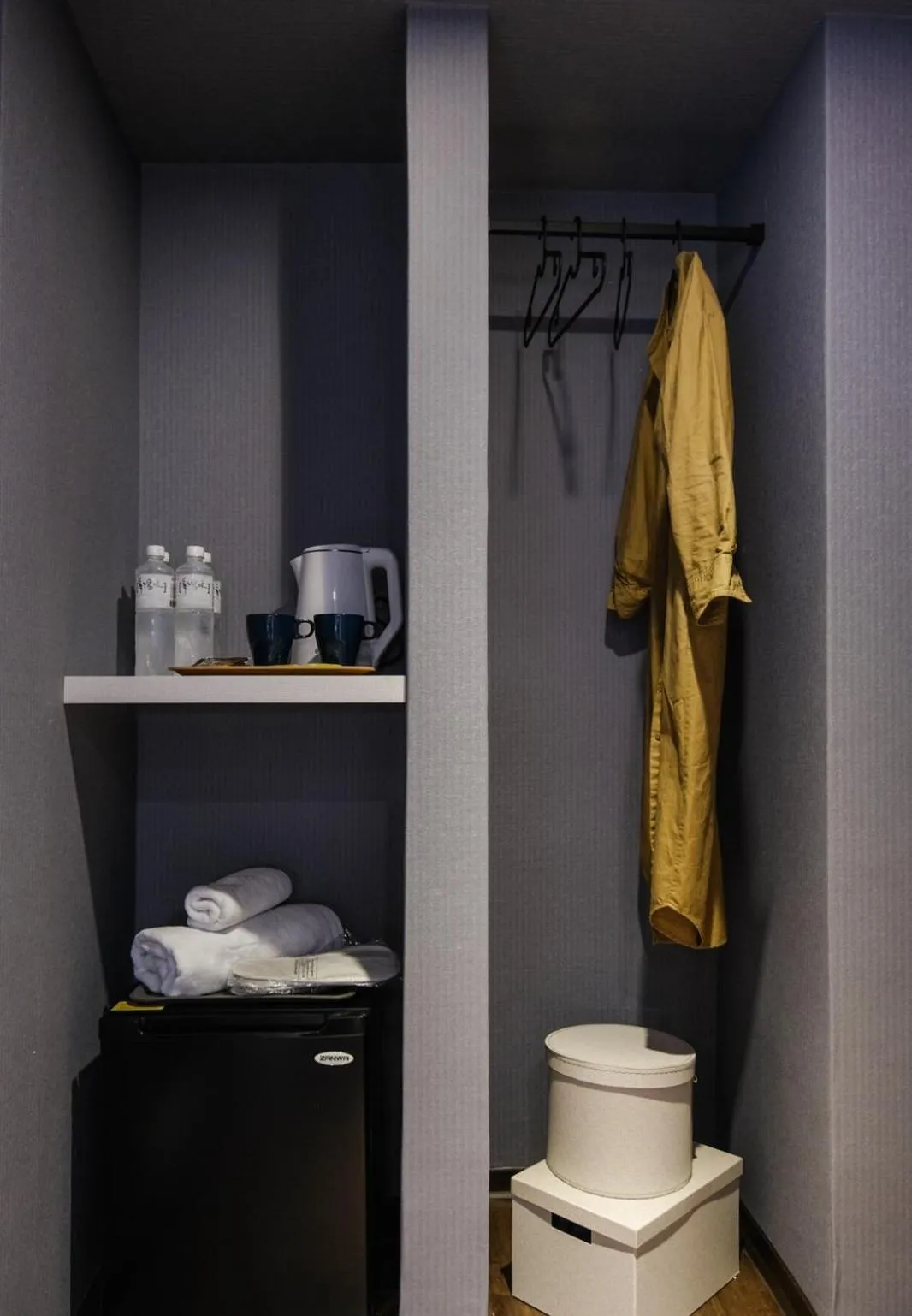 wardrobe in Giant Rich Hotel