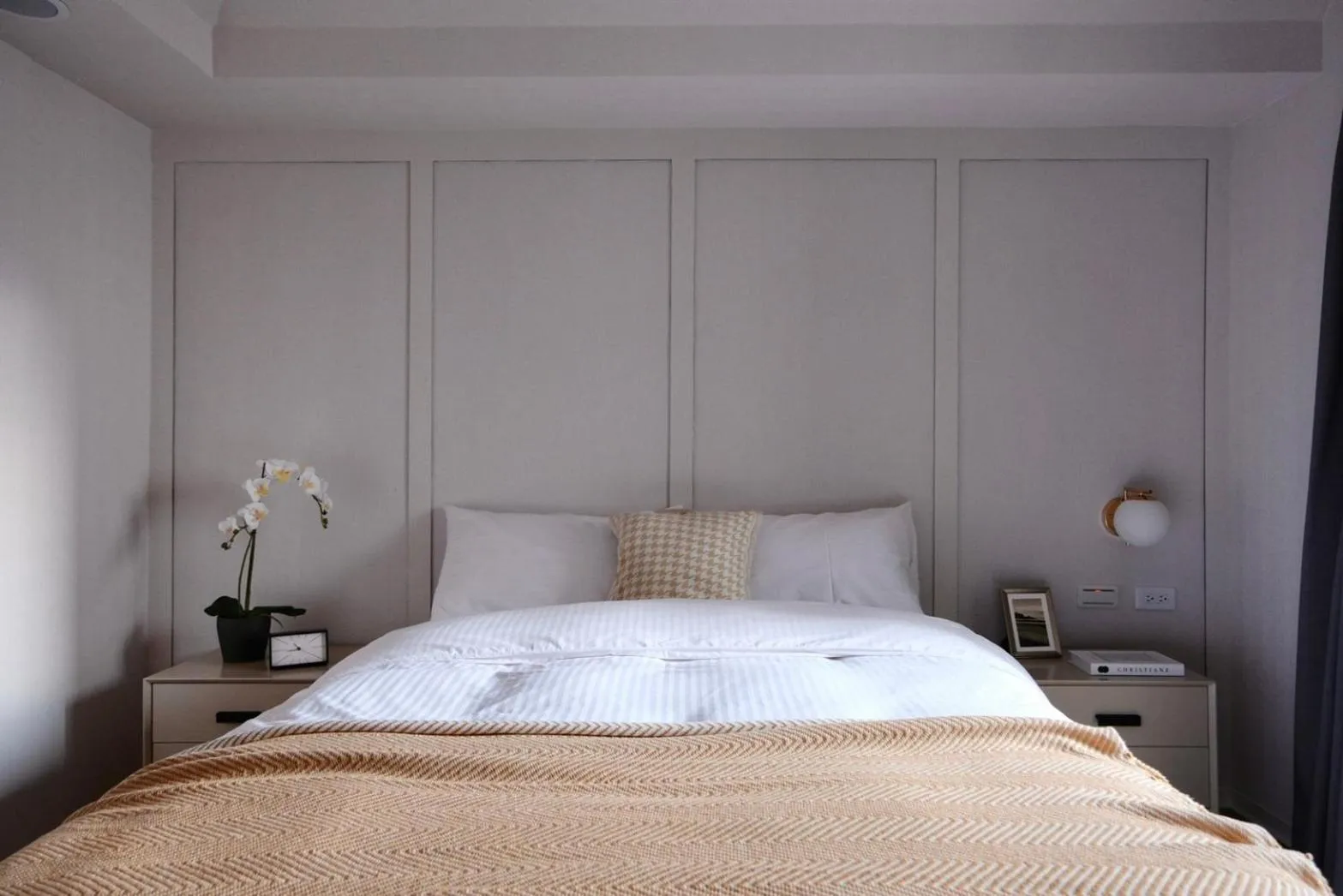 Bedroom, Bed in Giant Rich Hotel