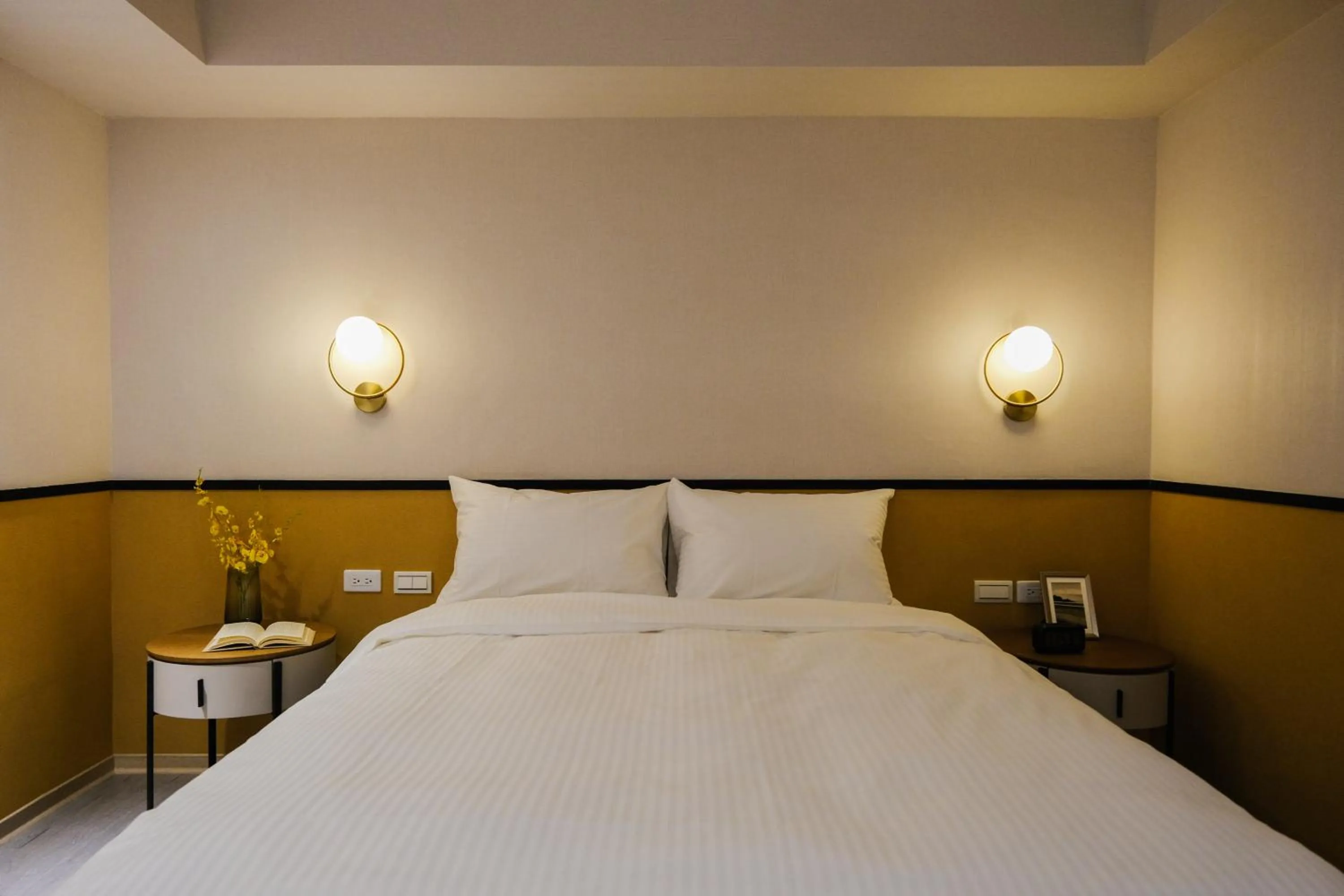 Bed in Giant Rich Hotel