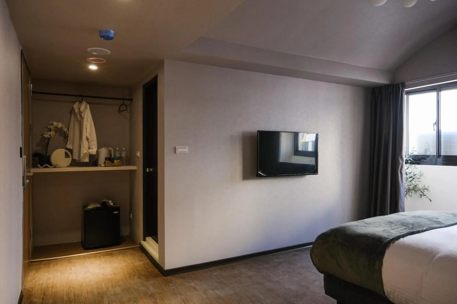 TV and multimedia, Bed in Giant Rich Hotel