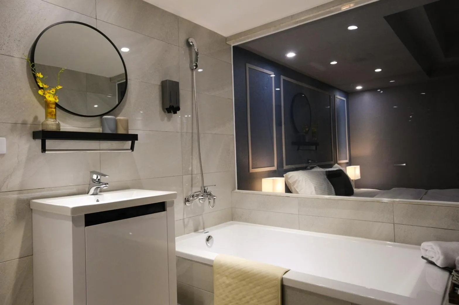 Bathroom in Giant Rich Hotel