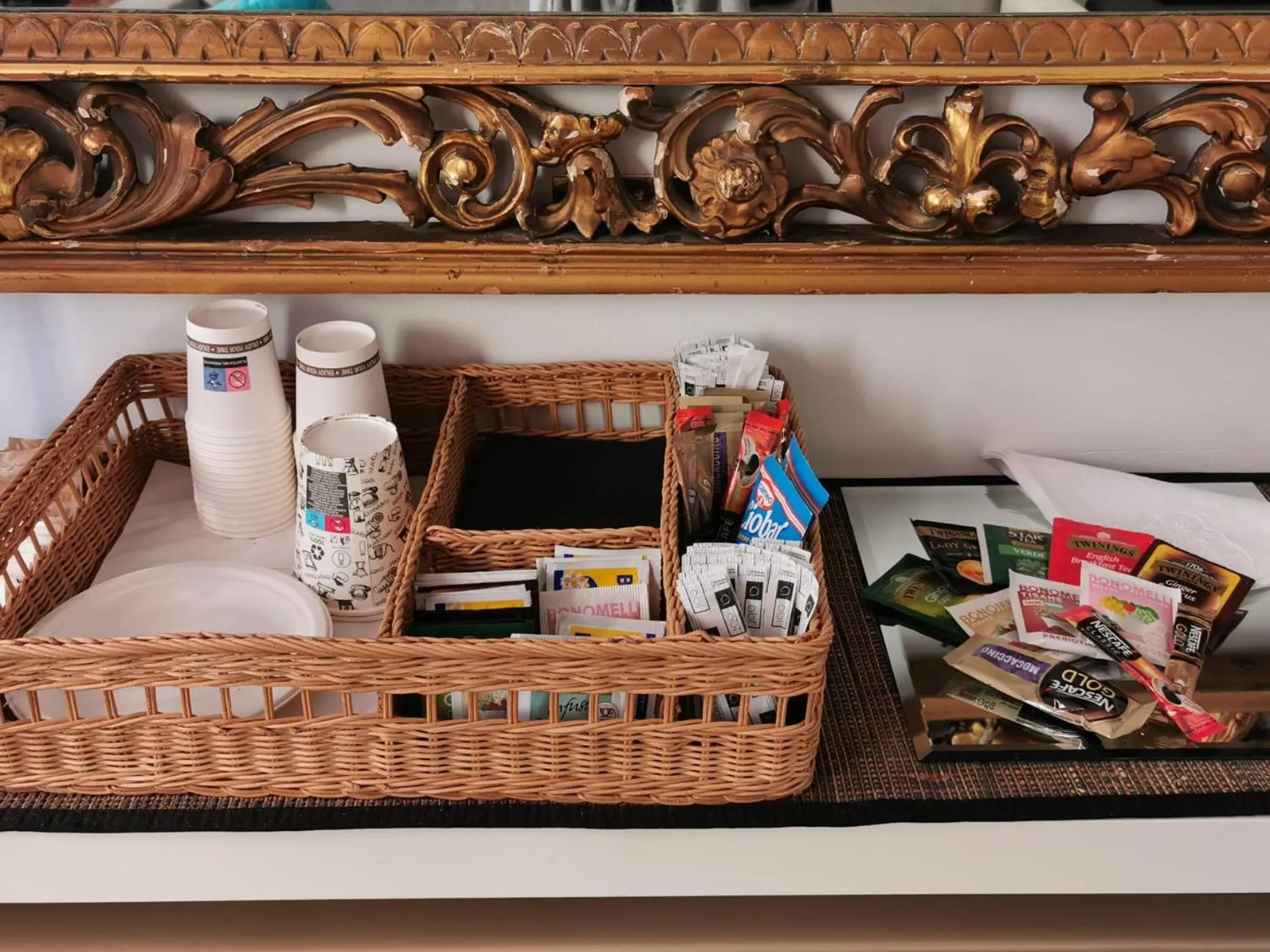 Breakfast in MY PLACE Suite Apartment - Milano Navigli