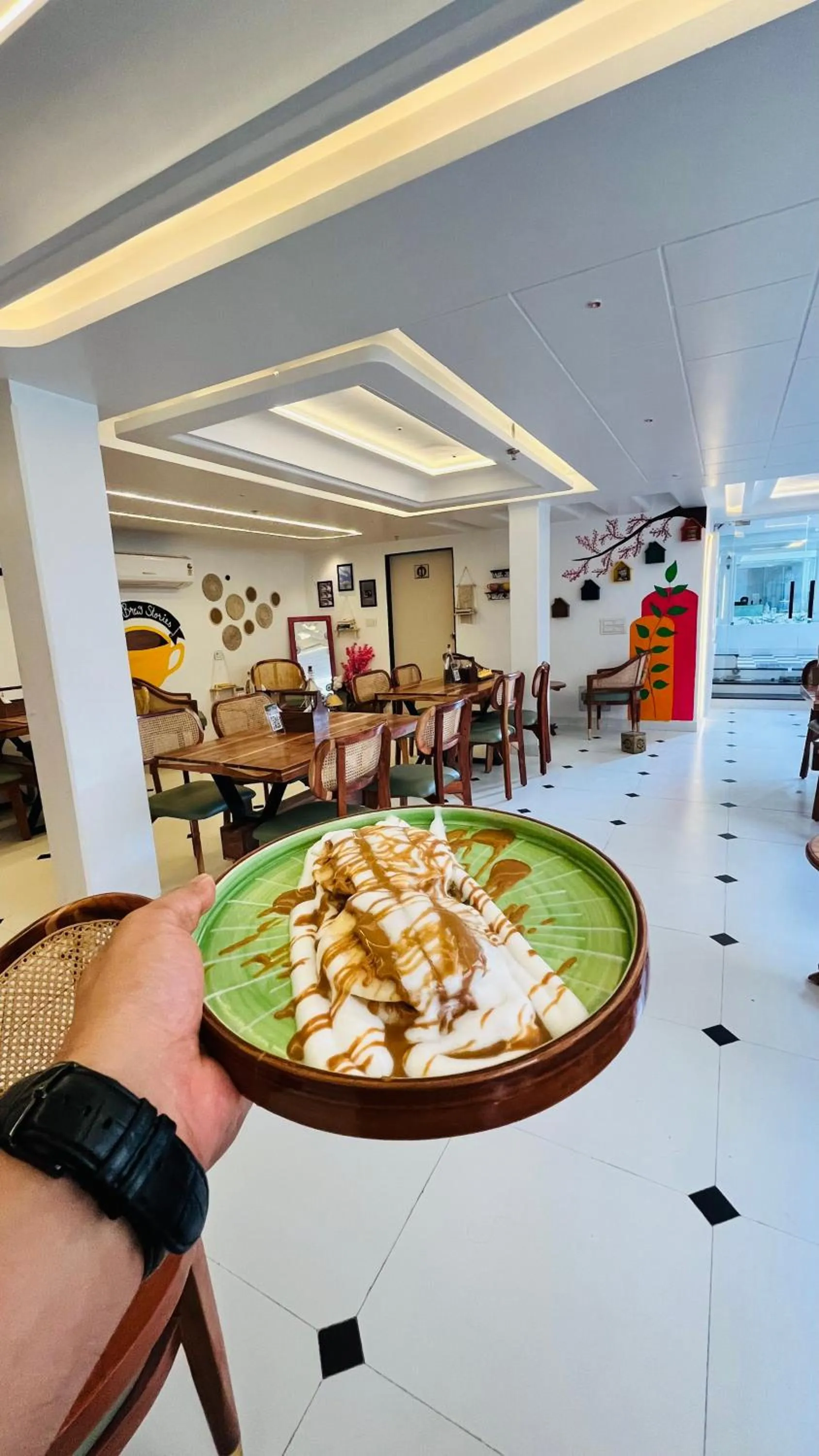 Restaurant/places to eat in The Lavish Stay