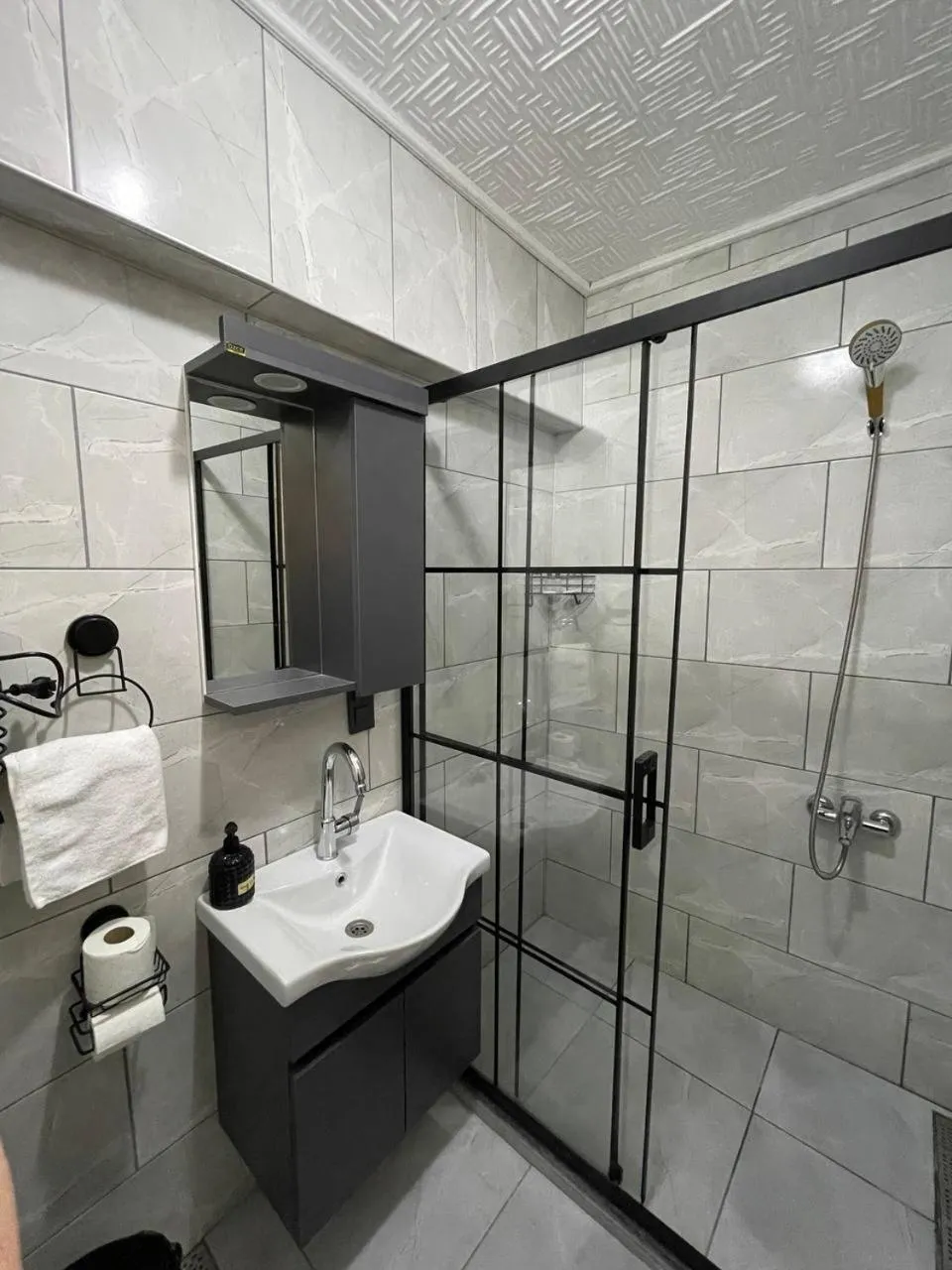 Shower in PANORAMA CITY SUITE