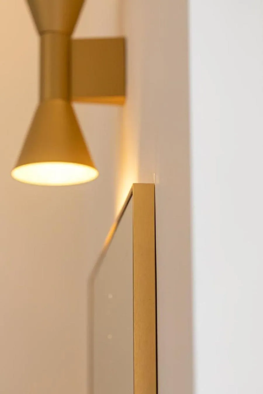 Decorative detail in Bhr Cavour 150