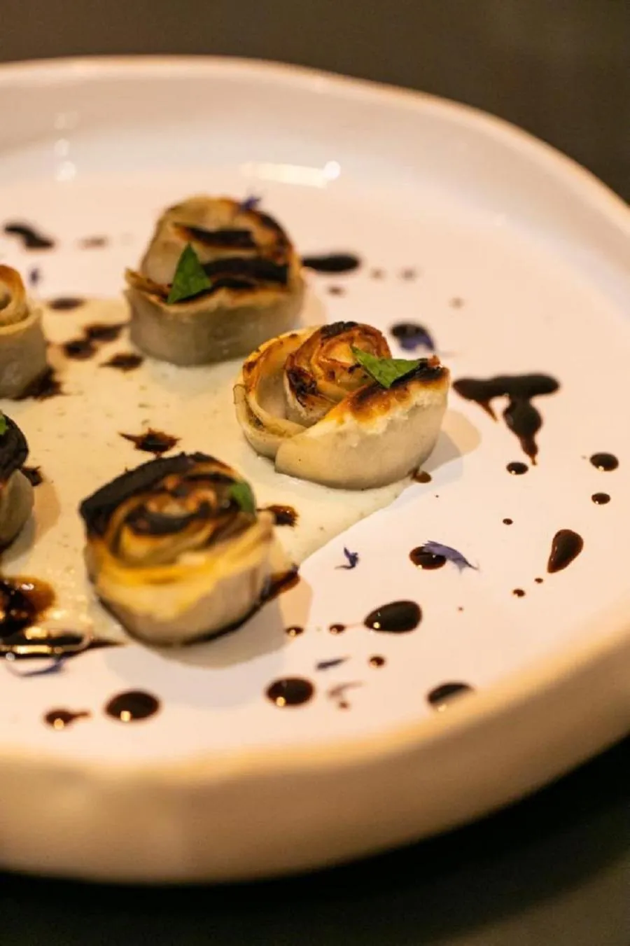 Restaurant/places to eat in Bhr Cavour 150