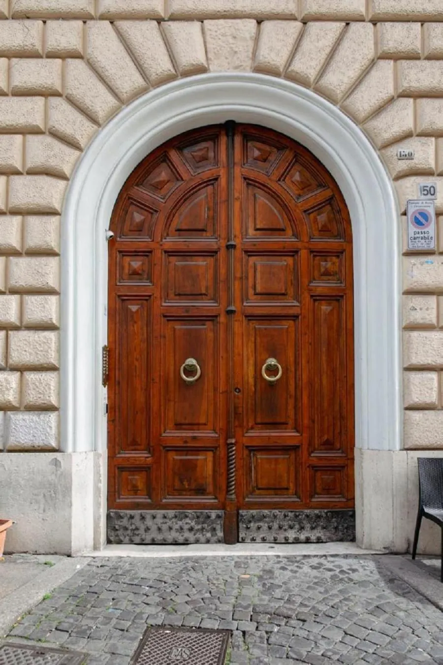 Facade/entrance in Bhr Cavour 150